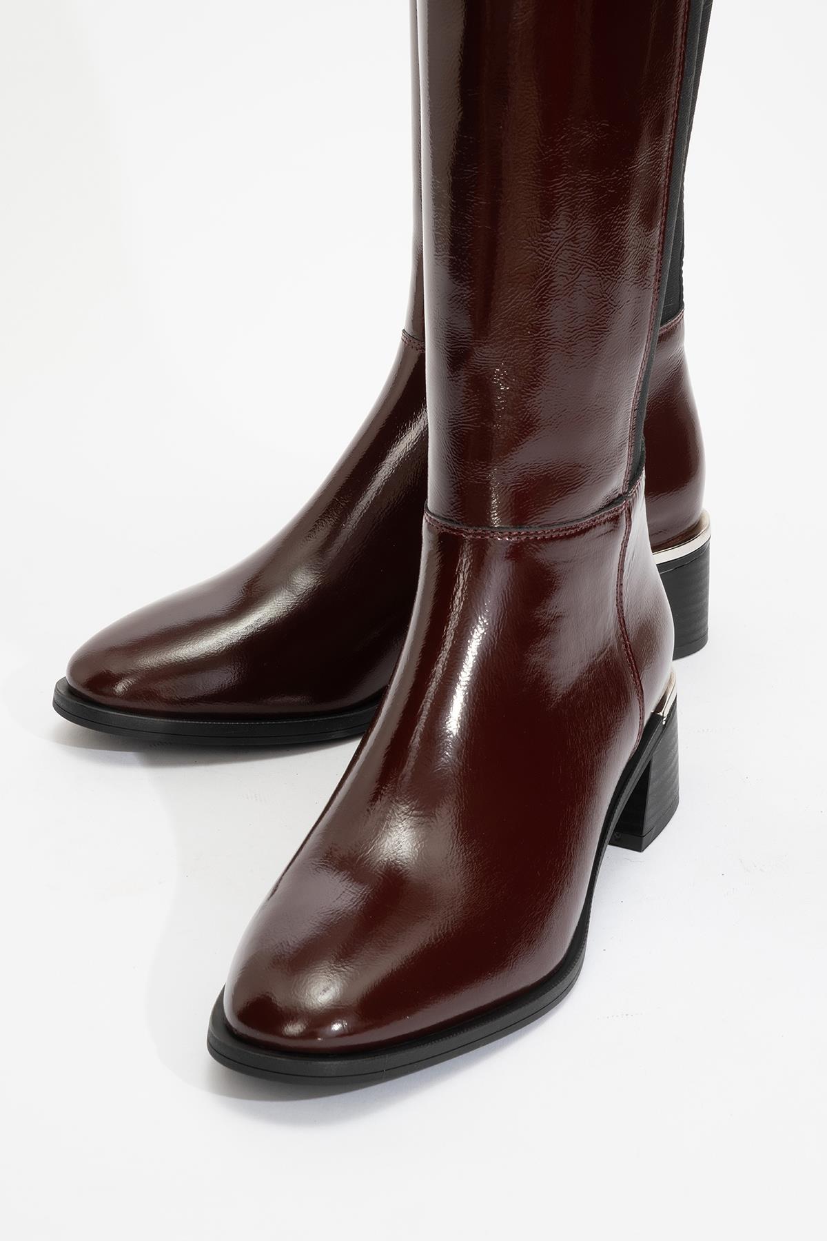 Rochos - Burgundy Patent Genuine Leather Block Heel Knee-High Boot – heel view showing leather, Vowalisse