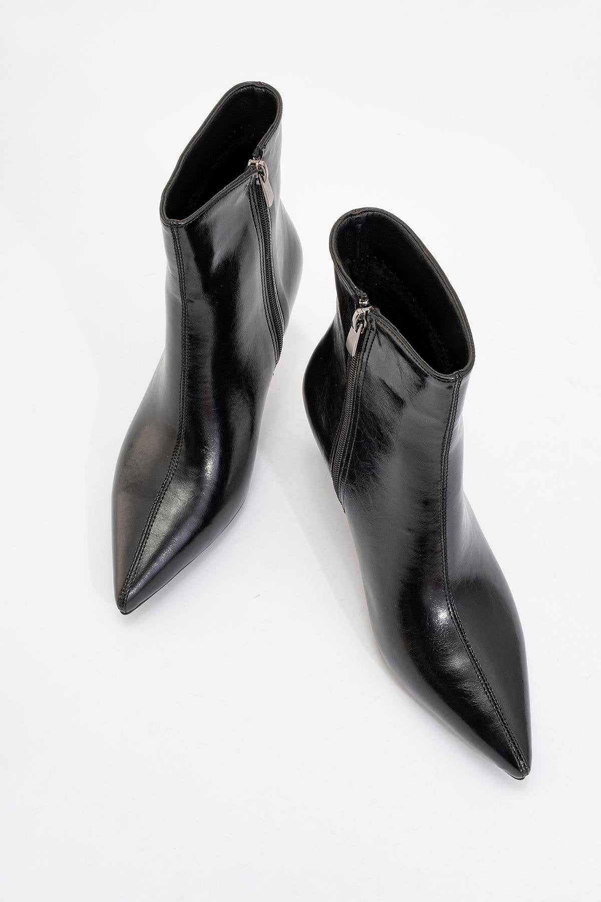 Noya - Black Pointed Toe Slim Heel Boot – side view showing leather, black, Vowalisse