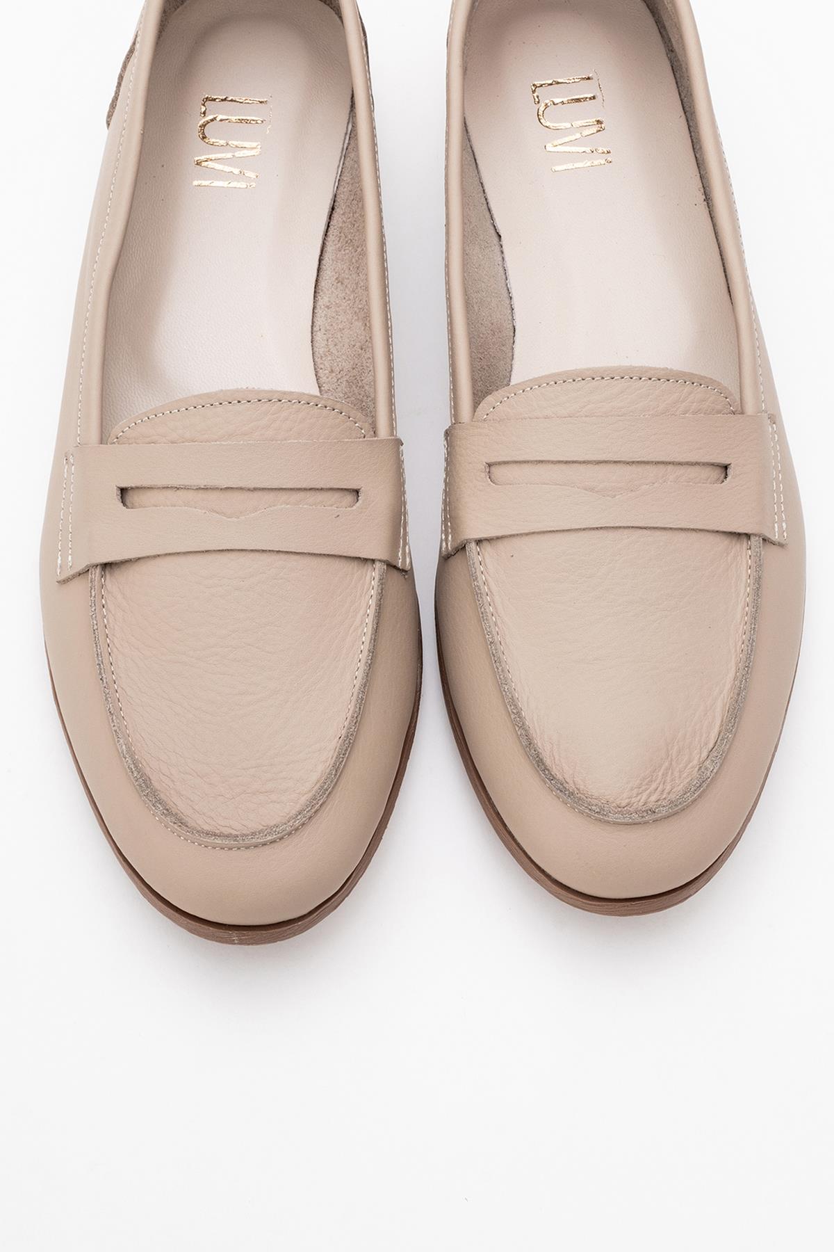 Dorothy - Beige Leather Loafers – side view showing leather, suede, Vowalisse