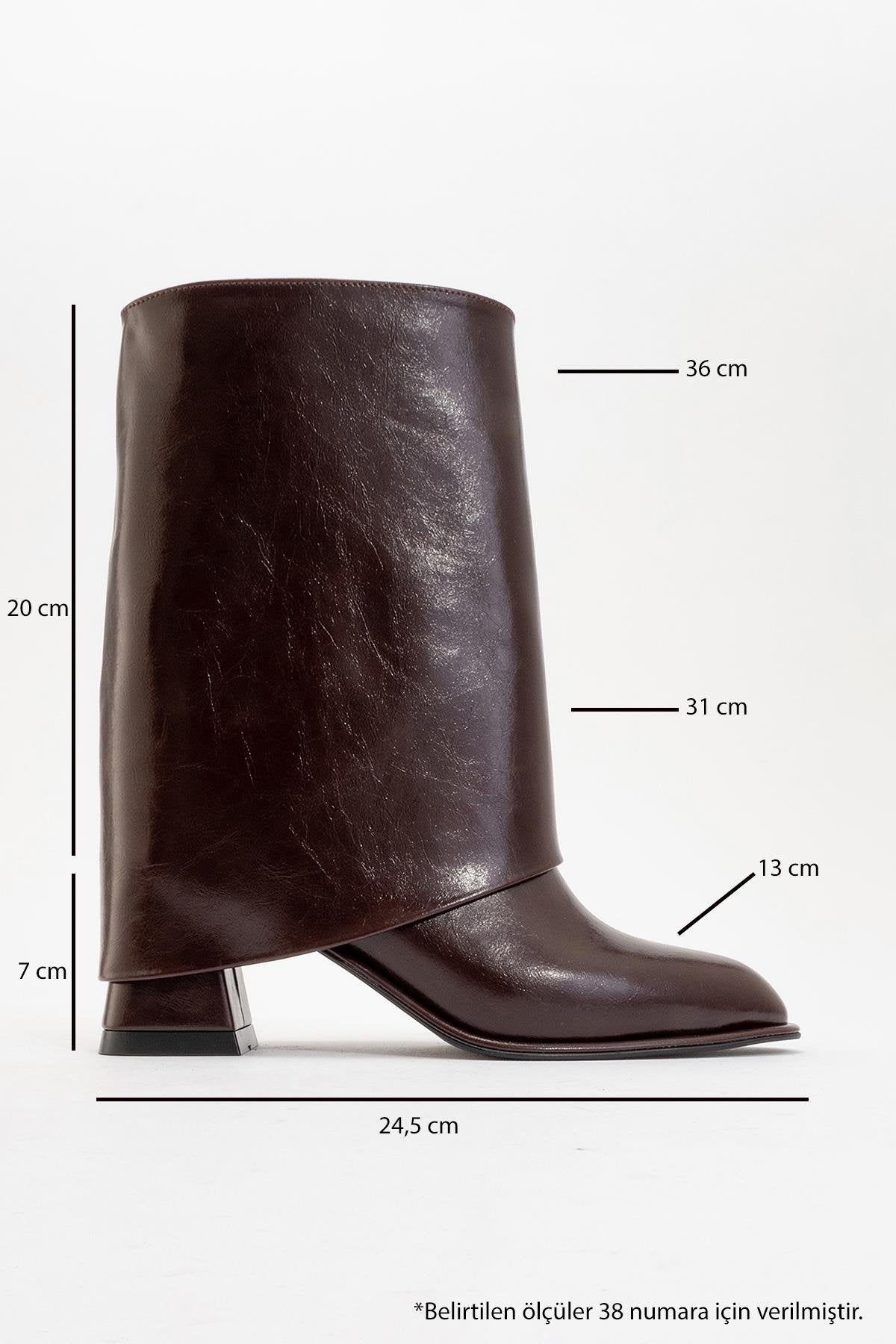 Ellas Burgundy Chunky Heel Boot – heel view showing leather, red, Vowalisse