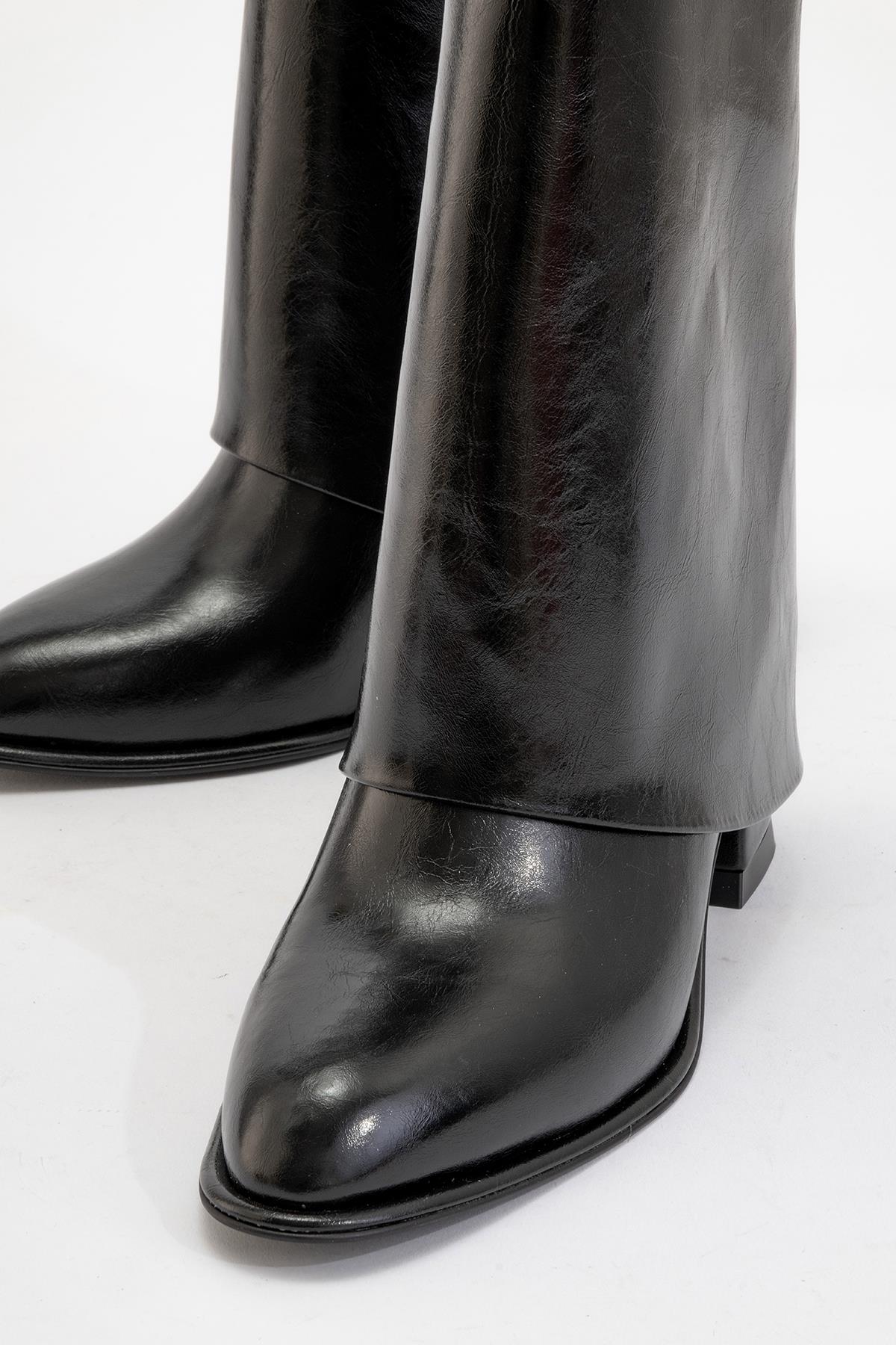 Ellas Black Chunky Heel Boot – detail view showing leather, black, red, Vowalisse