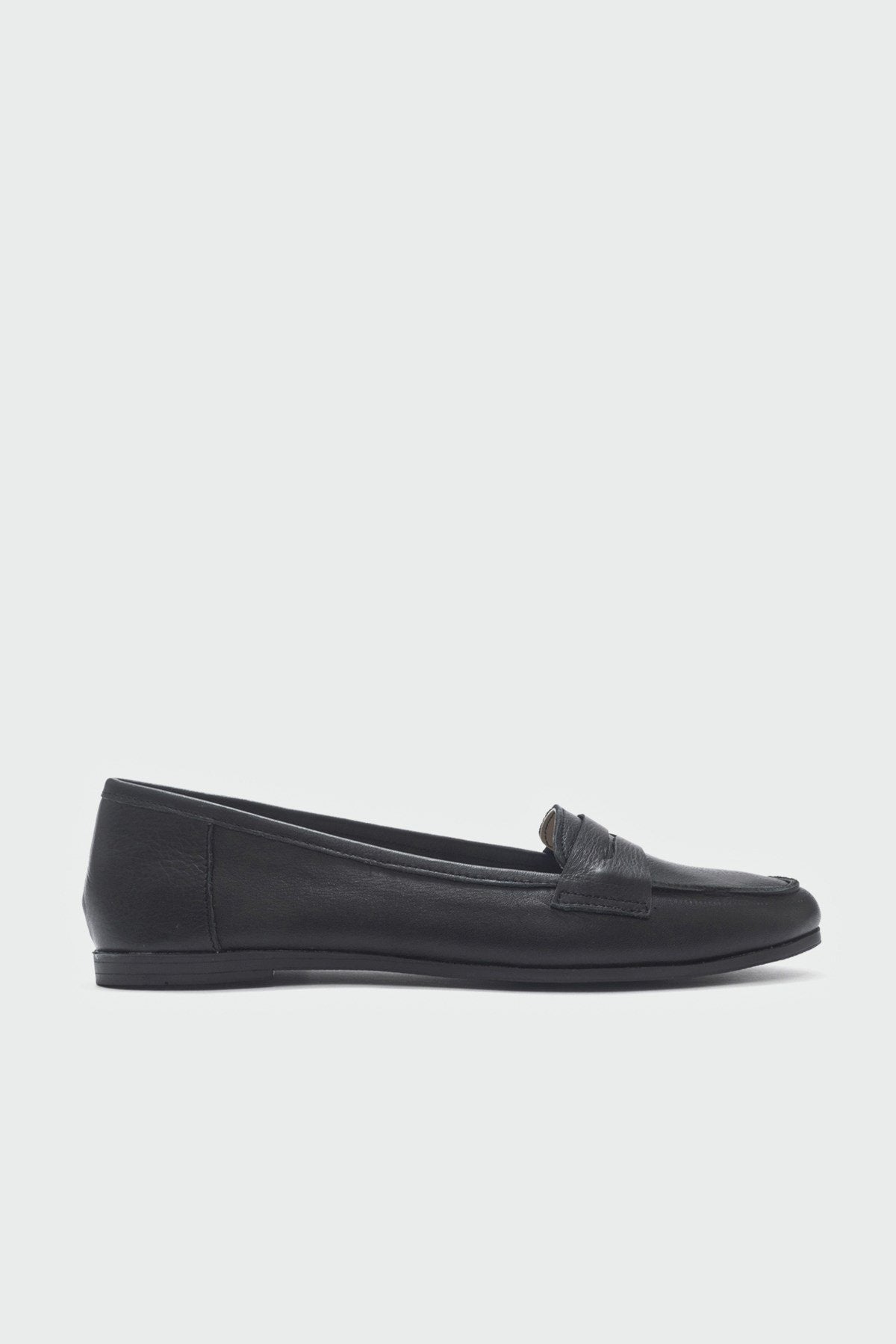 Dorothy - Black Leather Loafers – top view showing leather, suede, black, Vowalisse