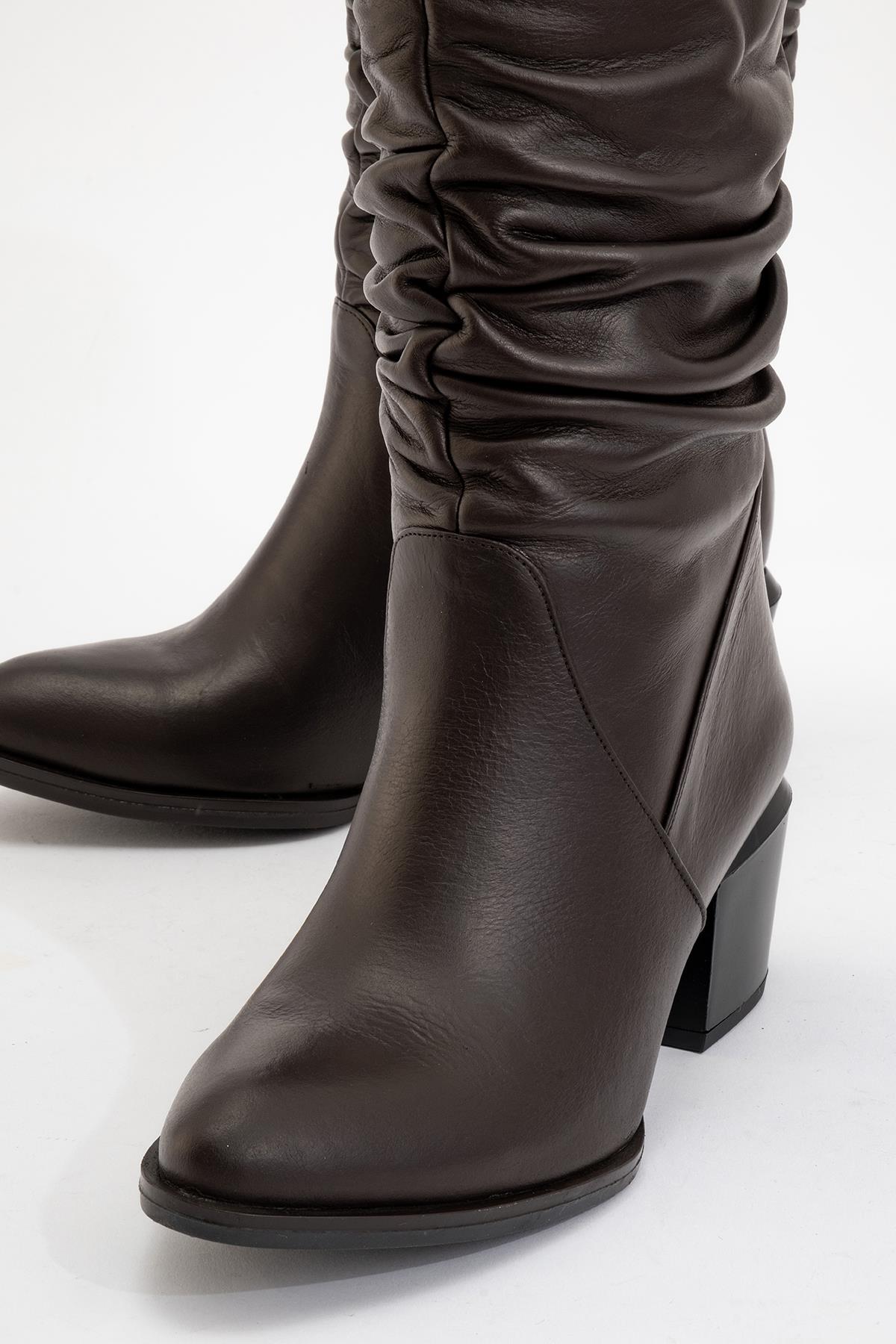 Soule - Cognac Genuine Leather Heeled Short Boot – detail view showing leather, Vowalisse