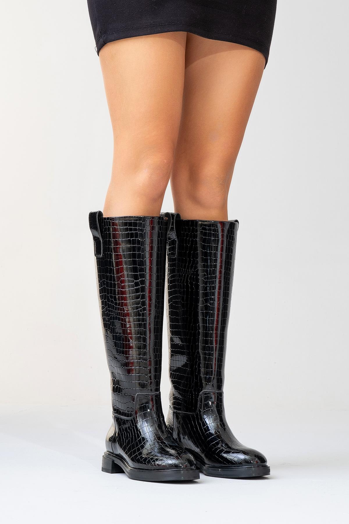 Alaska Black Pattern Western Boot – product view 9 showing leather, black, Vowalisse