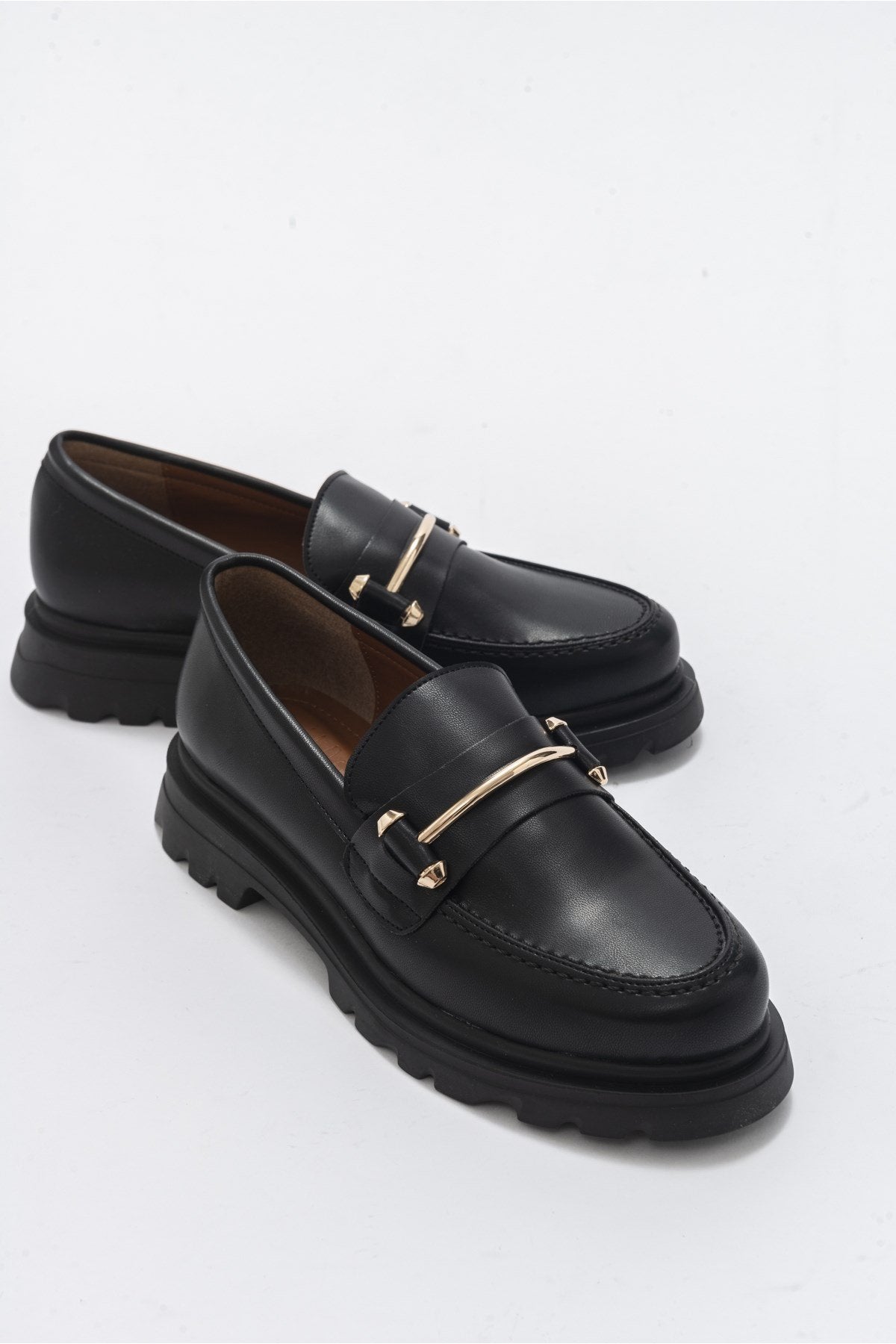 Dual - Black Oxford Shoe – front three-quarter view showing leather, black, Vowalisse