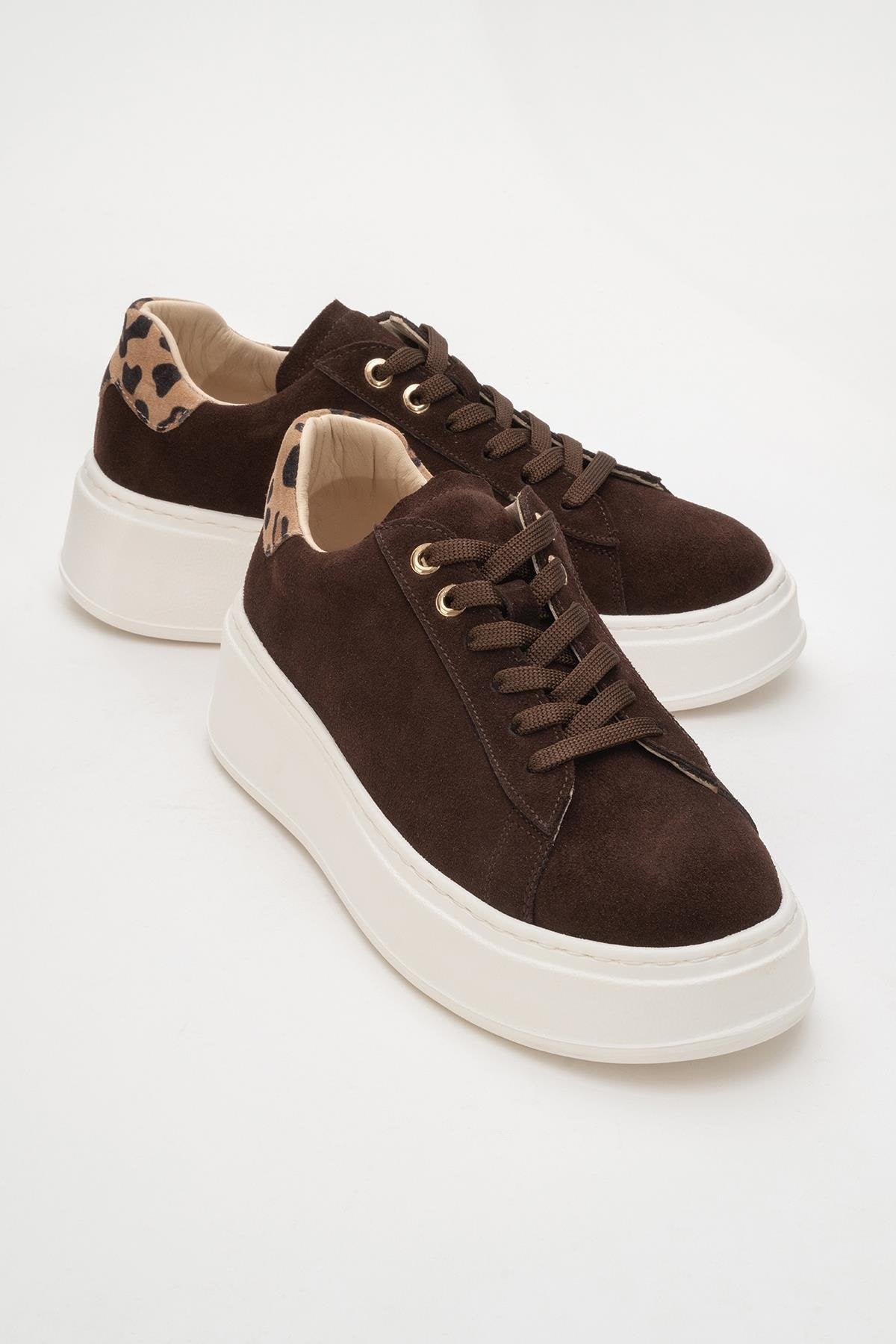 Gueno - Brown Genuine Leather Sneaker – front three-quarter view showing leather, Vowalisse