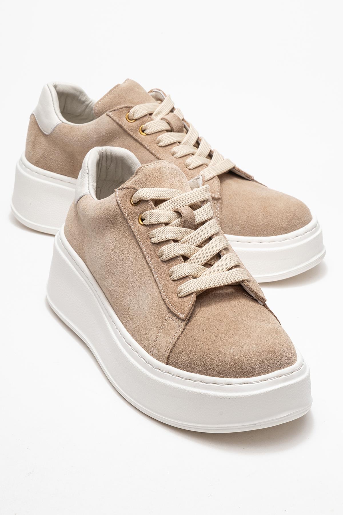 Gueno - Beige Genuine Leather Sneaker – front three-quarter view showing leather, Vowalisse