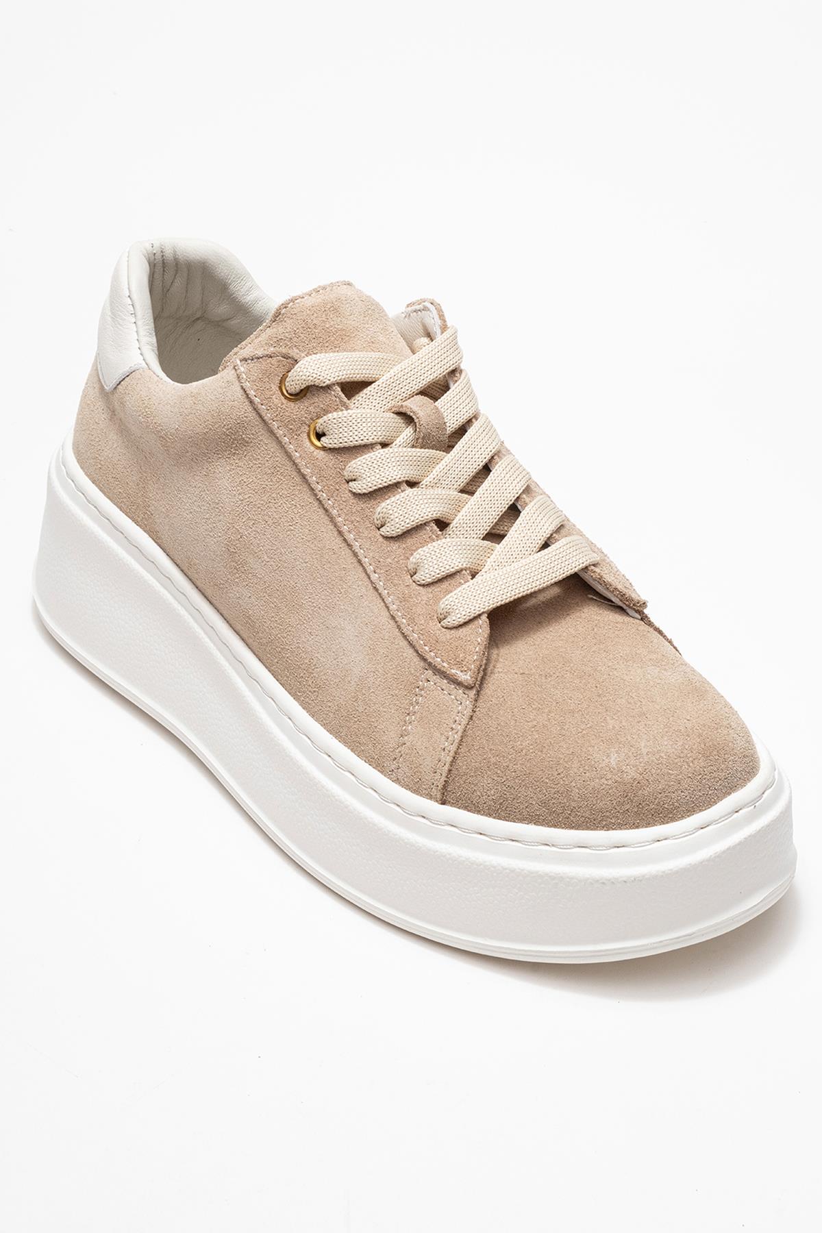 Gueno - Beige Genuine Leather Sneaker – detail view showing leather, Vowalisse