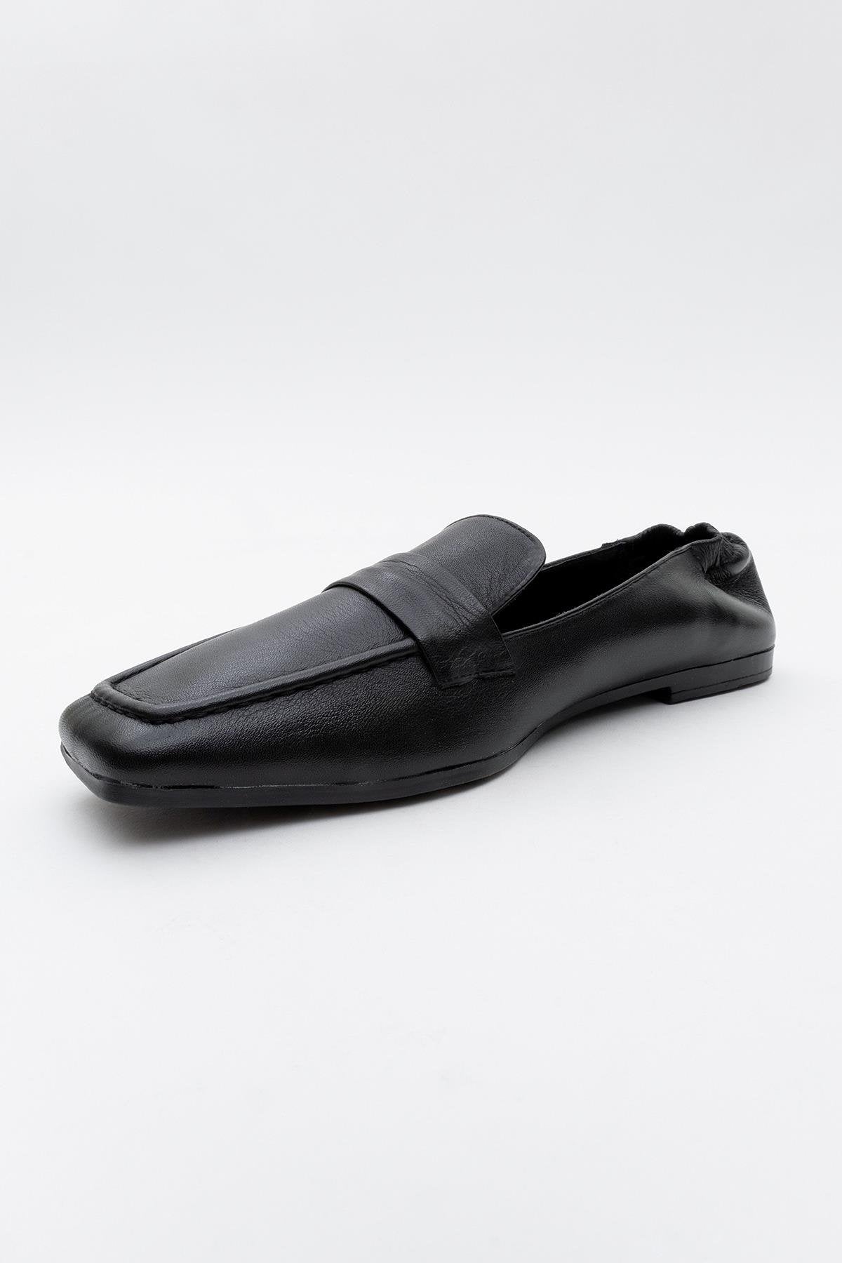 Liepa - Black Leather Loafers – detail view showing leather, black, Vowalisse