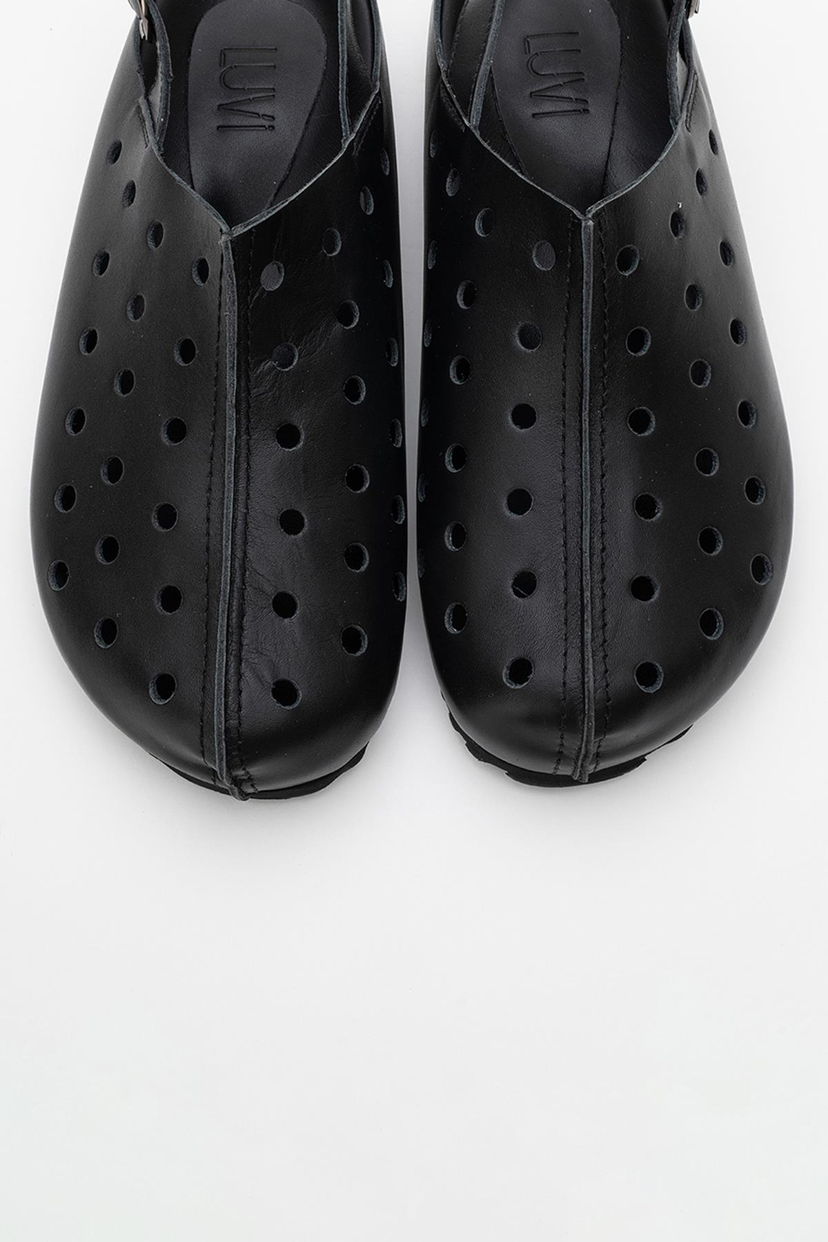 Justa - Black Leather Clogs – side view showing leather, black, Vowalisse