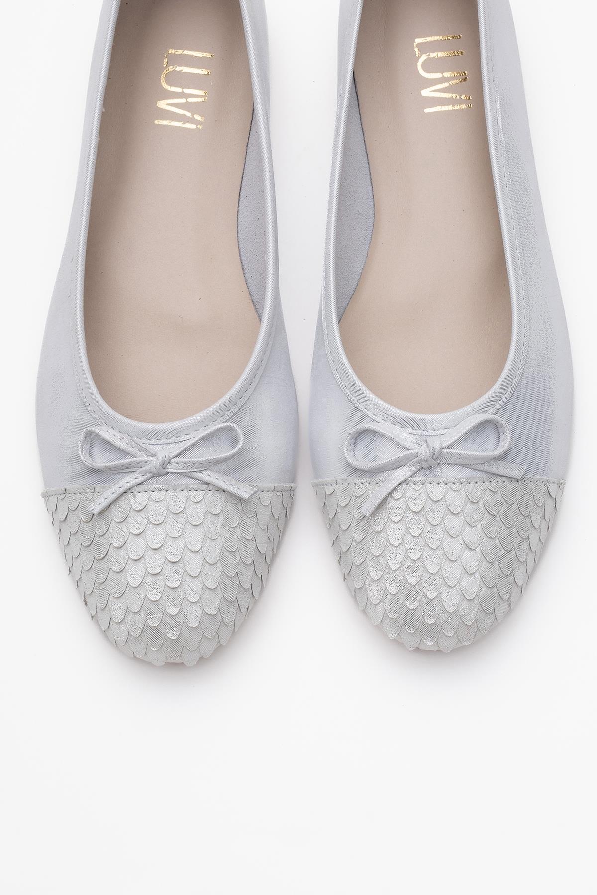 02 - White Genuine Leather Ballet Flat – side view showing leather, white, Vowalisse