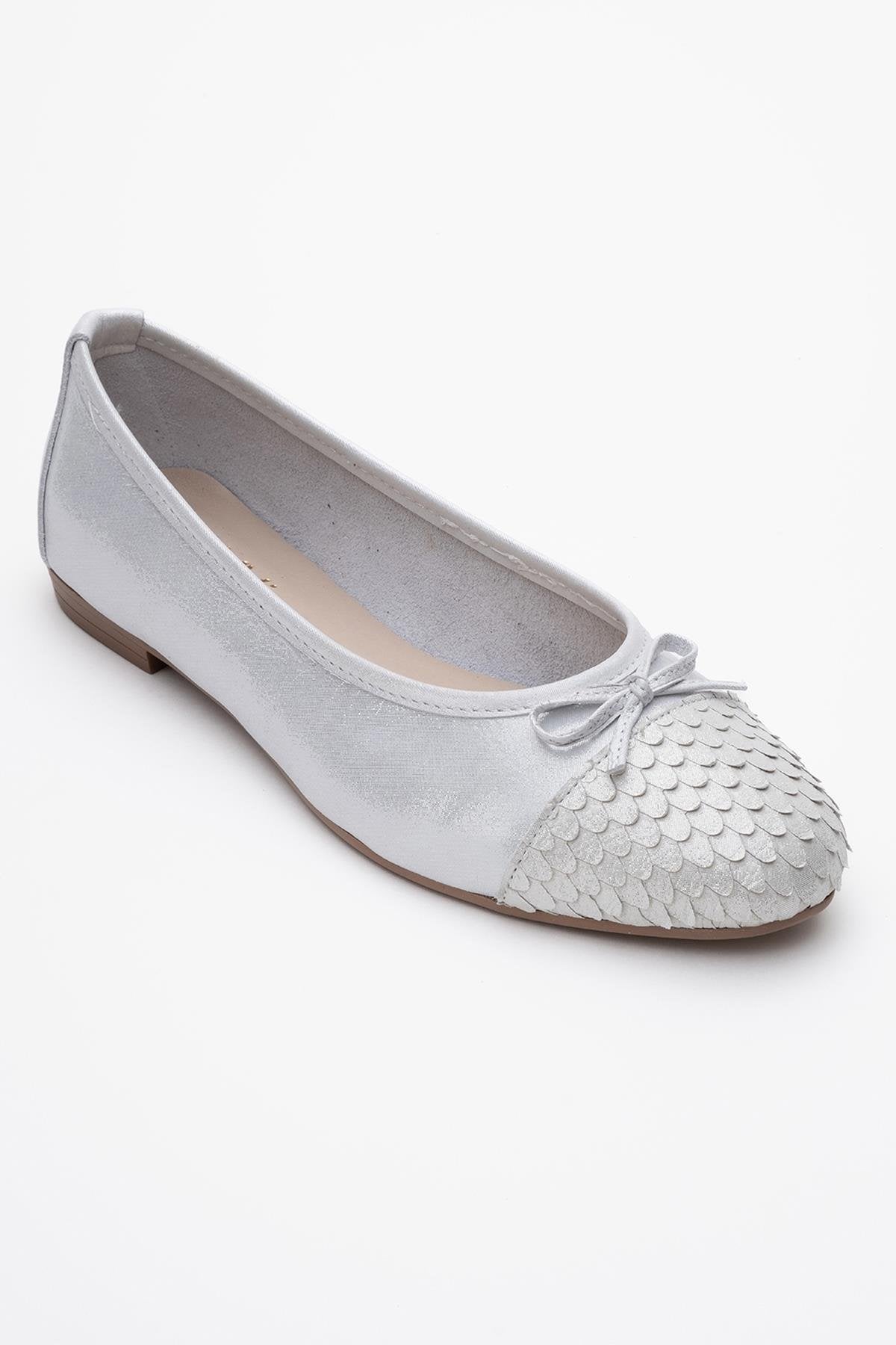 02 - White Genuine Leather Ballet Flat – detail view showing leather, white, Vowalisse