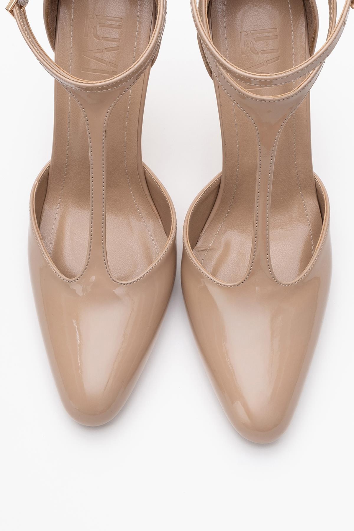 Jon - Beige Patent Stiletto Heel Shoe – side view showing leather, Vowalisse