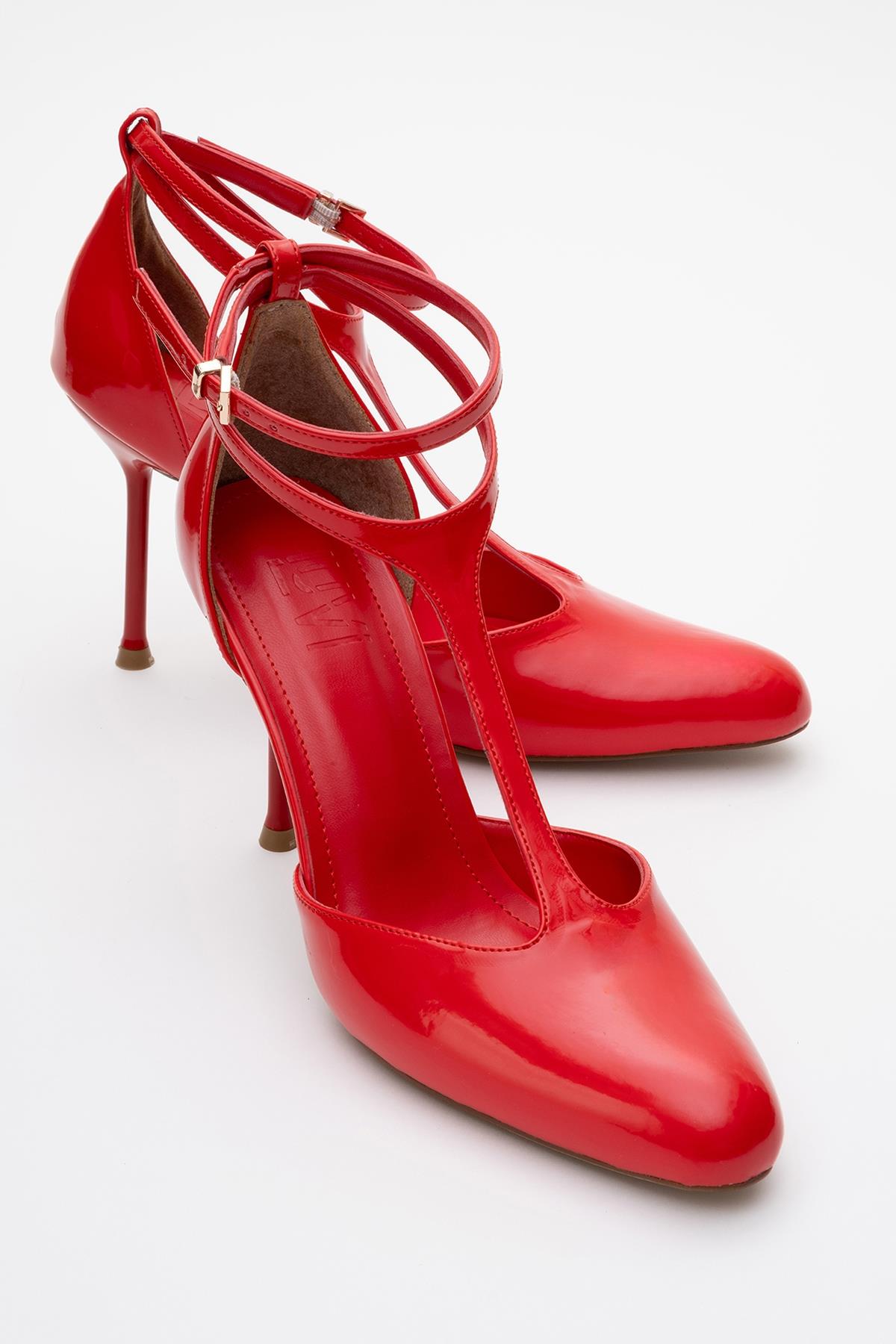 Jon - Red Patent Stiletto Heel Shoe – front three-quarter view showing leather, red, Vowalisse