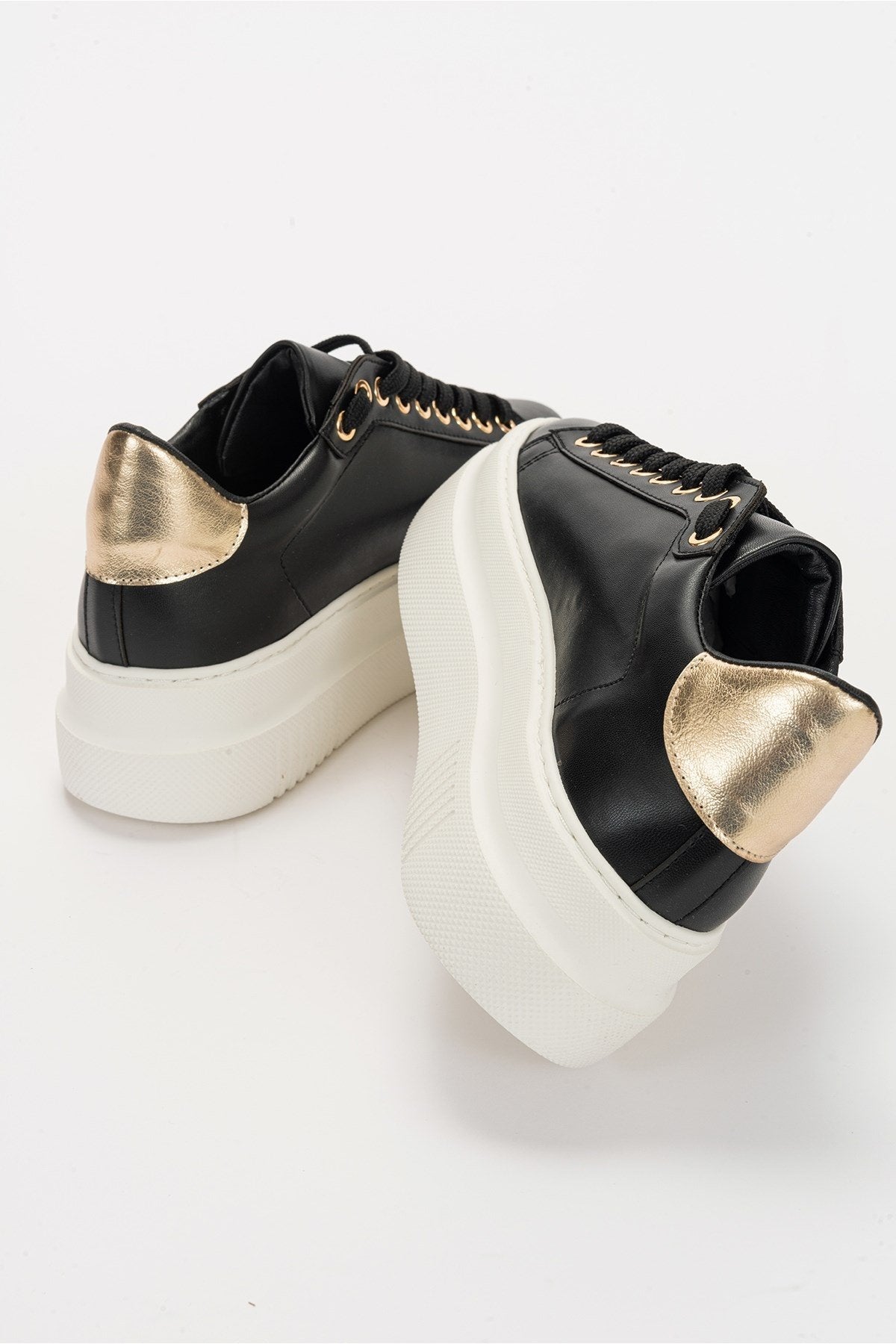 Violette - Black Sneaker – detail view showing leather, black, Vowalisse