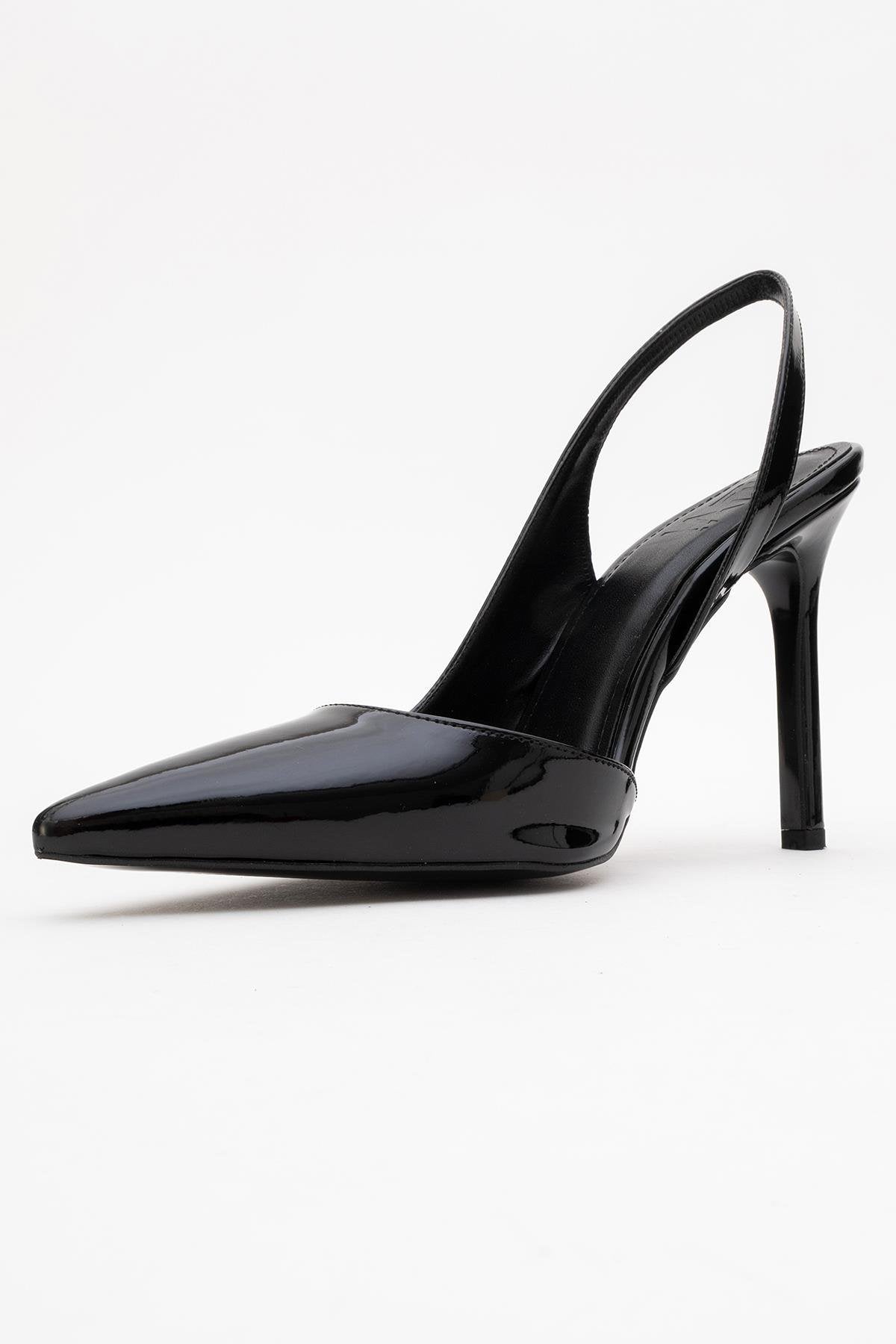 Twine - Black Patent Heeled Shoe – heel view showing leather, black, Vowalisse