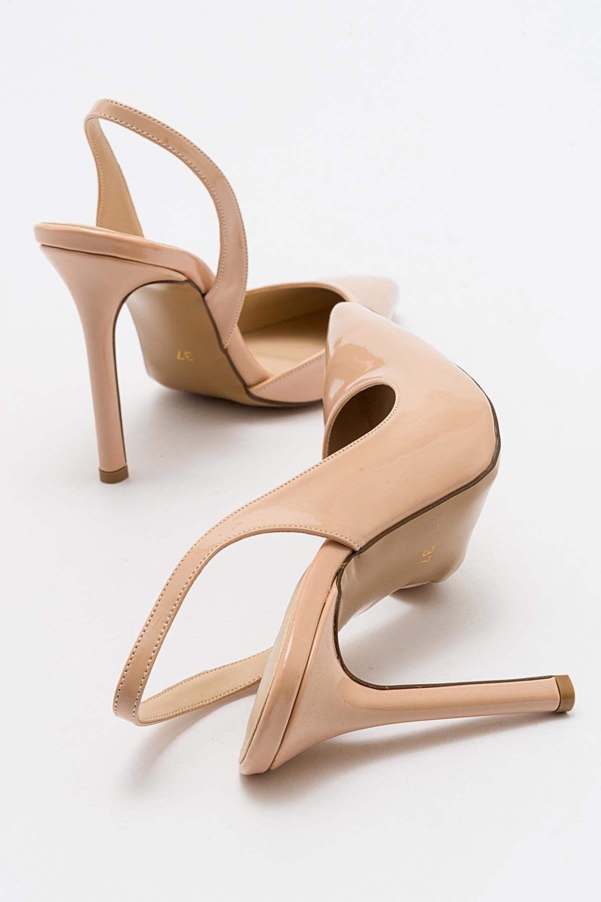 Twine - Beige Patent Heeled Shoe – heel view showing leather, Vowalisse