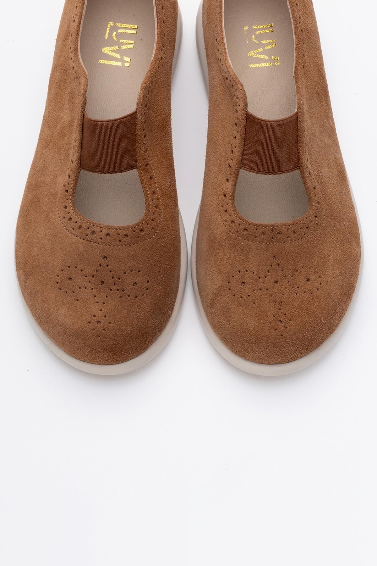 CHELLE Cognac Brown Suede Elastic Leather Flat – side view showing leather, suede, Vowalisse