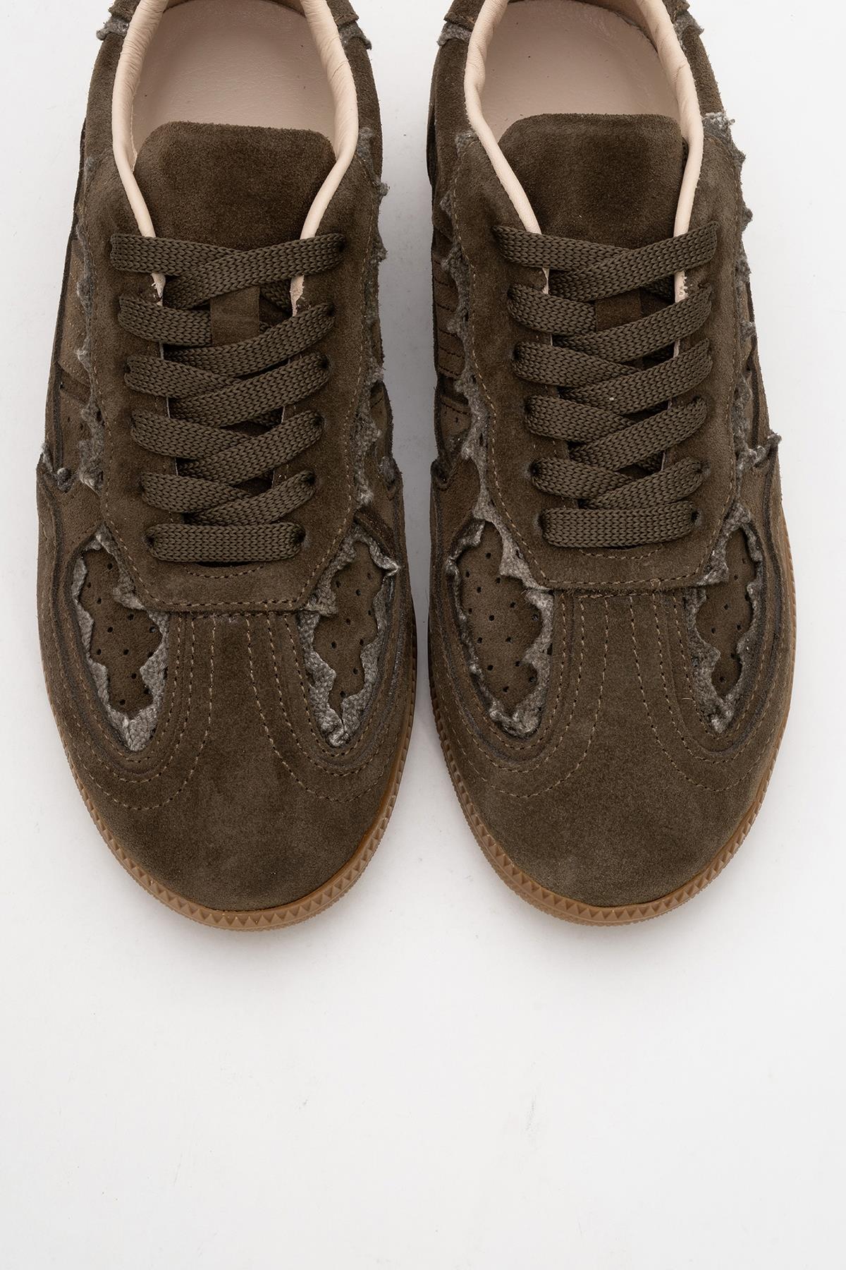 Shiva - Emerald Green Suede Leather Sneakers – side view showing leather, suede, green, Vowalisse
