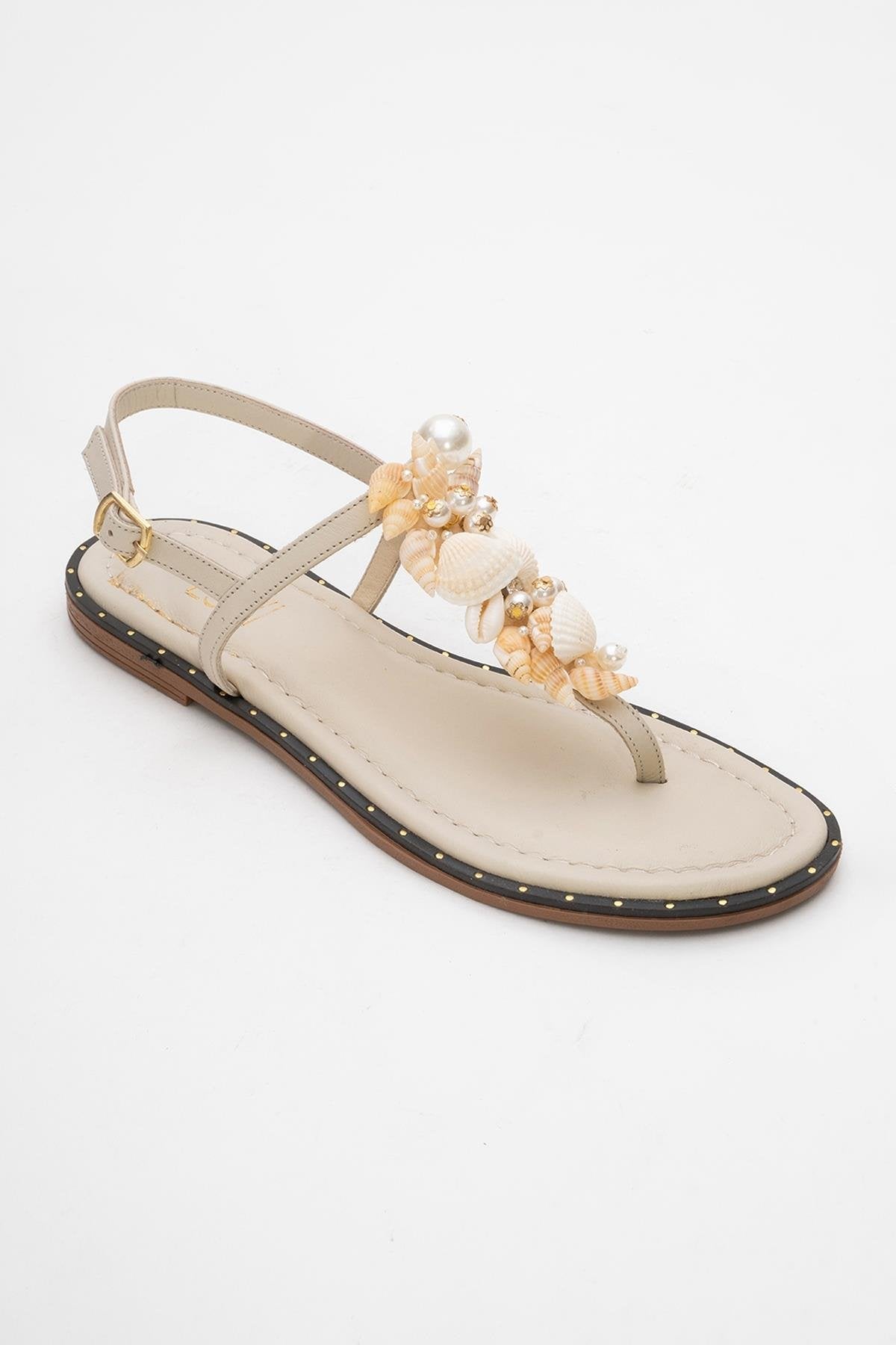 JOE Beige Leather Thong Sandal – detail view showing leather, Vowalisse