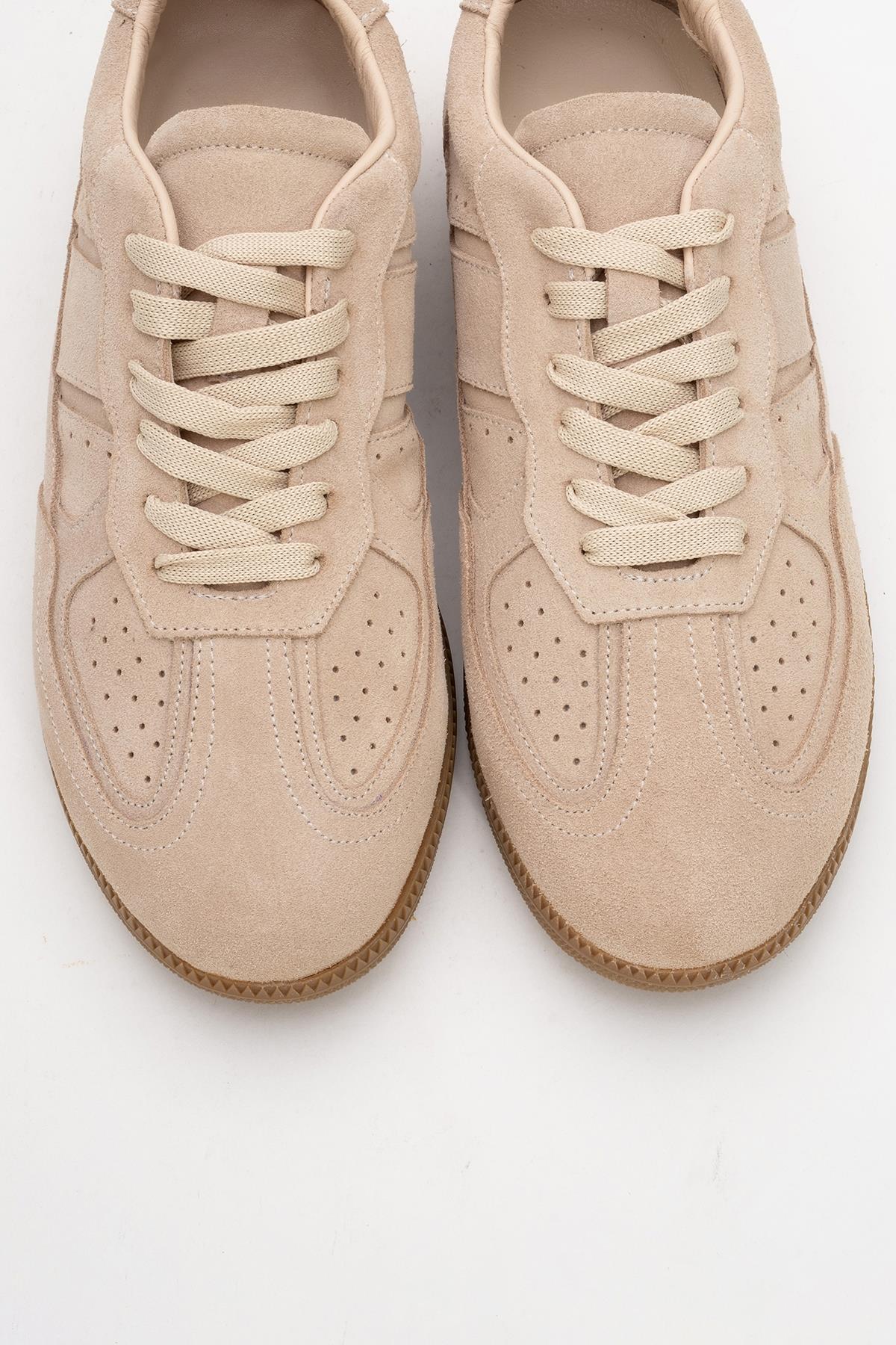Aurel - Beige Suede Leather Sneakers – side view showing lace, leather, suede, Vowalisse