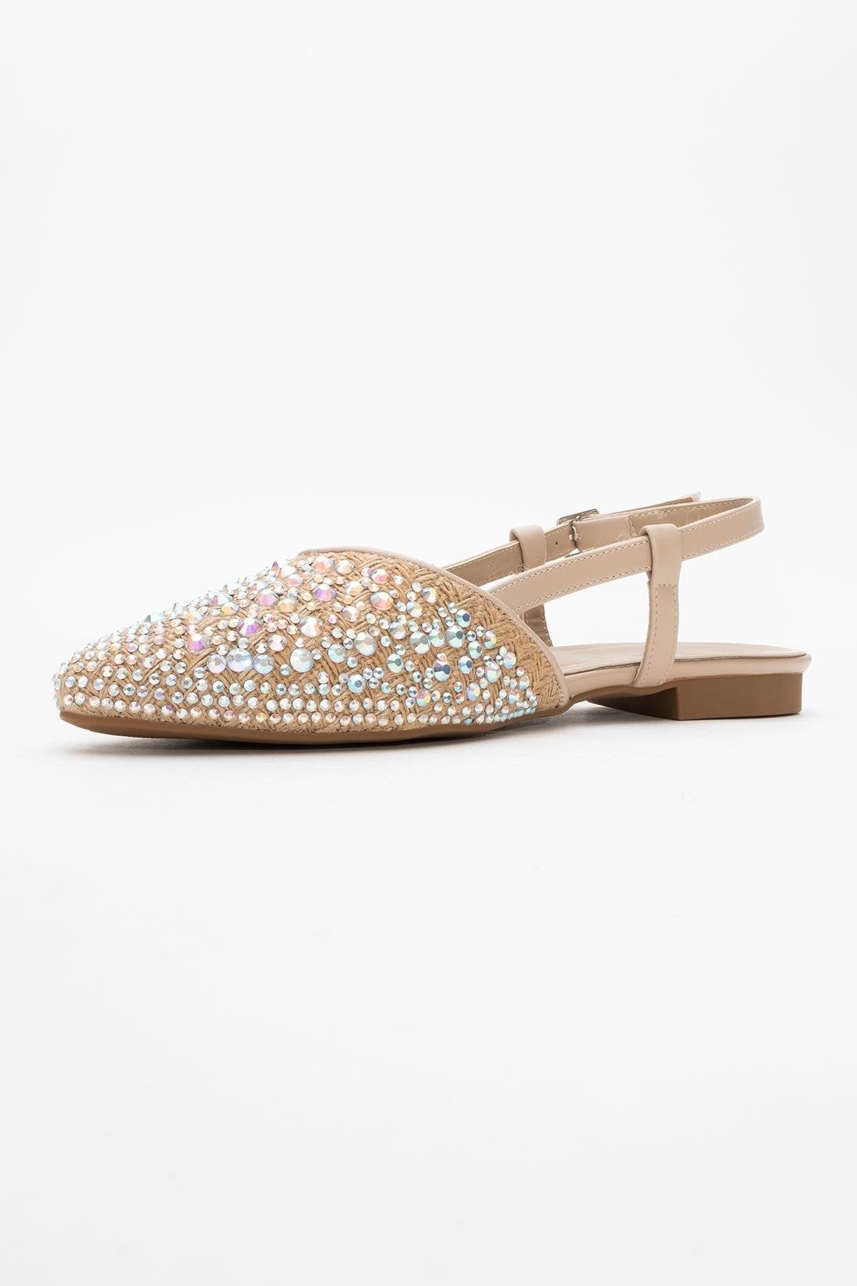 Helly - Beige Closed-Toe Sandal – heel view showing leather, Vowalisse