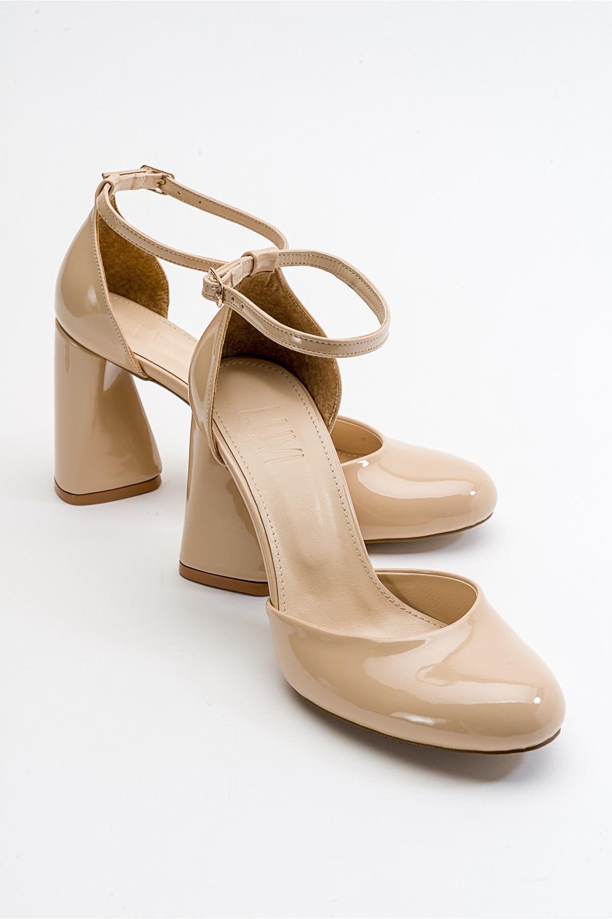 Oslo - Beige Heeled Shoe – front three-quarter view showing leather, Vowalisse