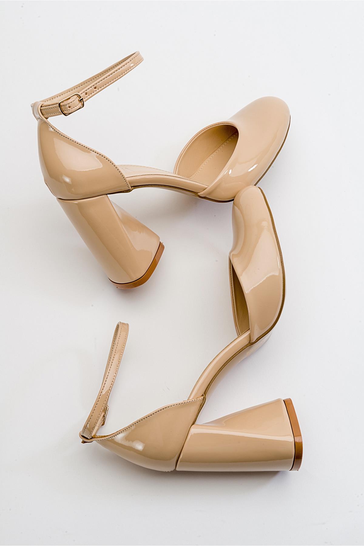 Oslo - Beige Heeled Shoe – back view showing leather, Vowalisse