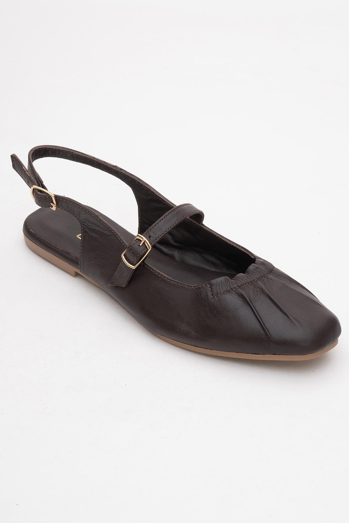 BRITNEY Brown Leather Closed-Toe Sandal – detail view showing leather, red, Vowalisse