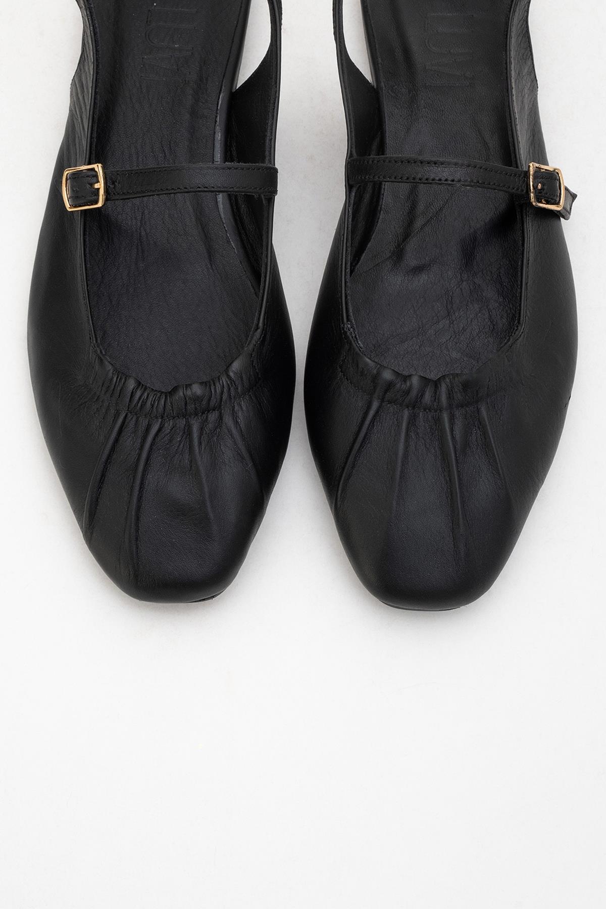 BRITNEY Black Leather Closed-Toe Sandal – side view showing leather, black, red, Vowalisse