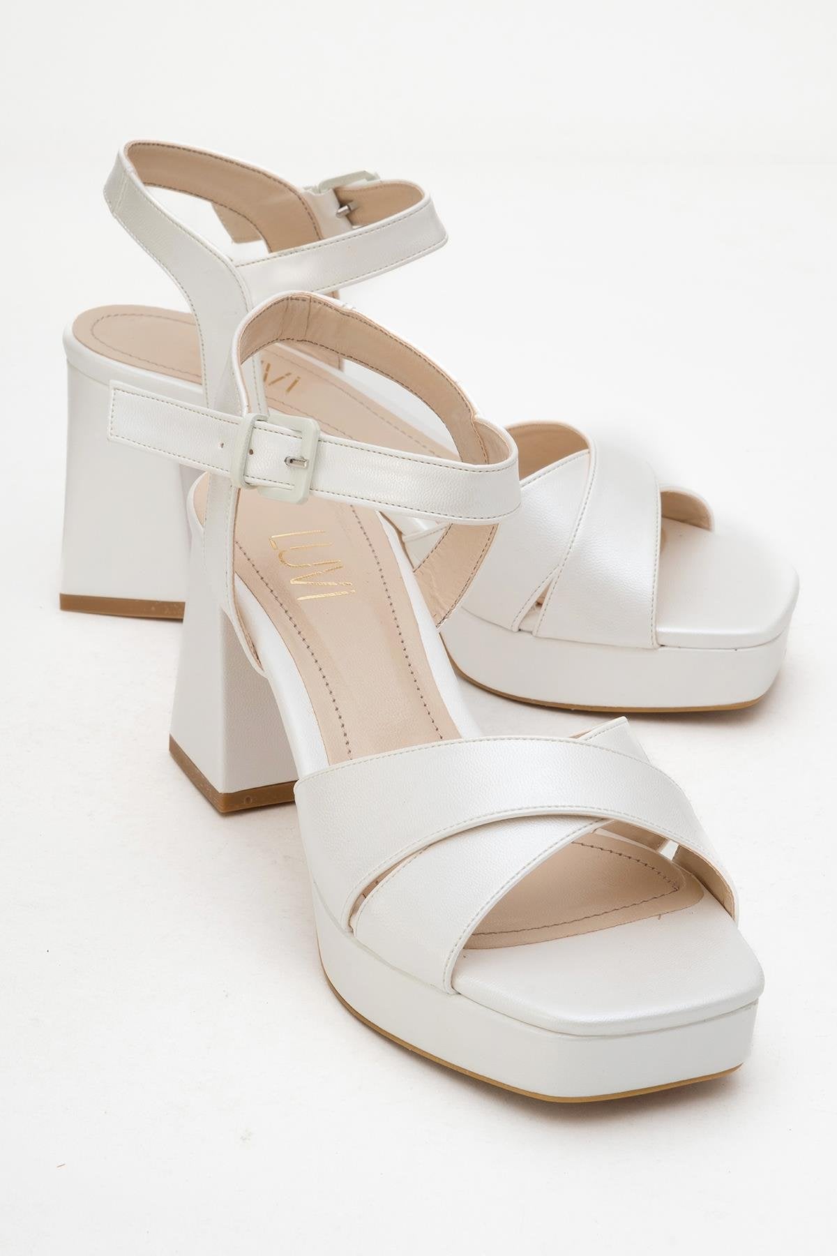 Lisbon - Pearl Platform Heel Shoe – front three-quarter view showing pearl, leather, Vowalisse