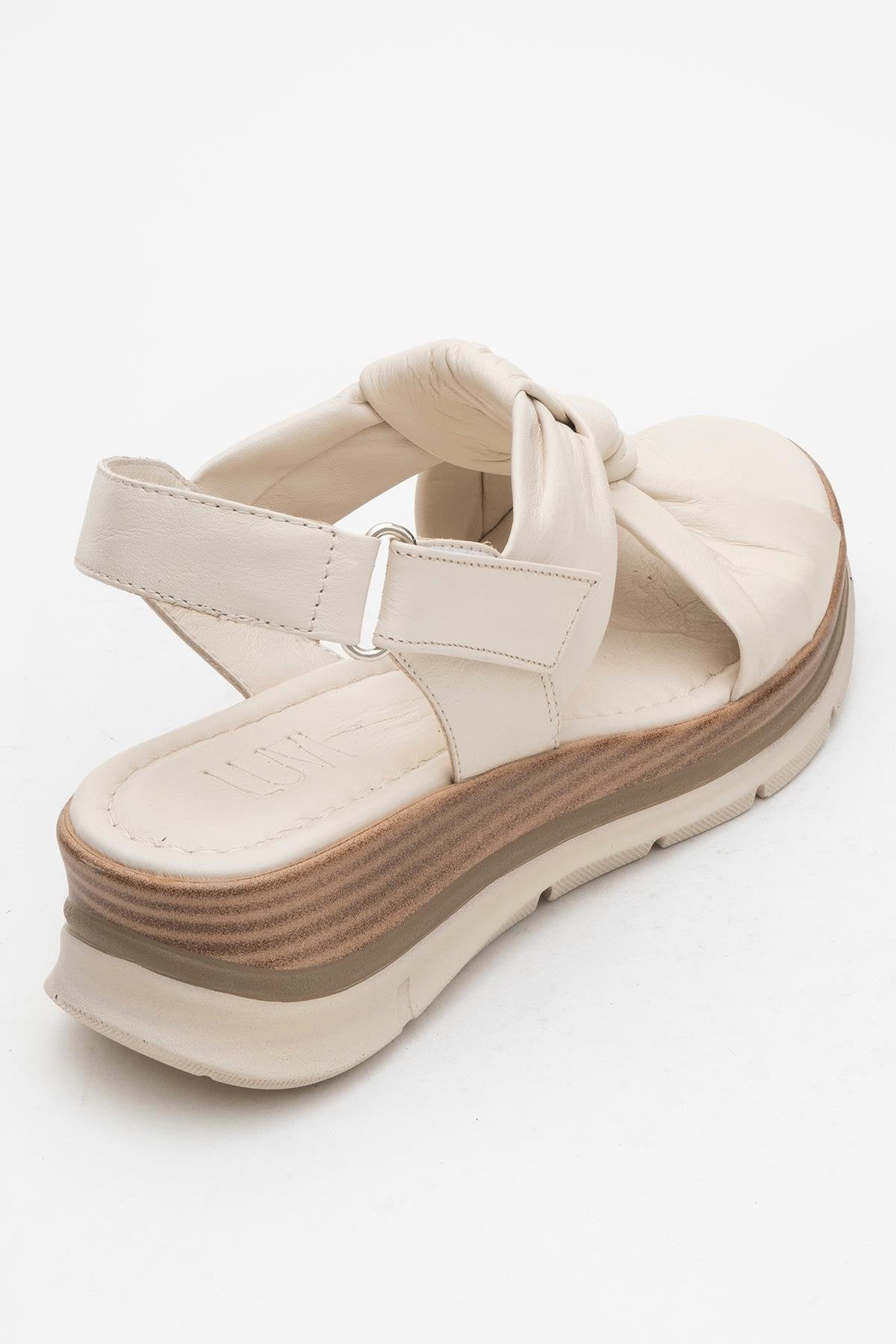 Oara - Beige Leather Sandal – back view showing leather, Vowalisse