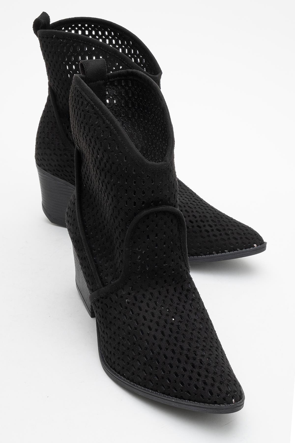 Pera Black Block Heel Boot – heel view showing leather, black, Vowalisse