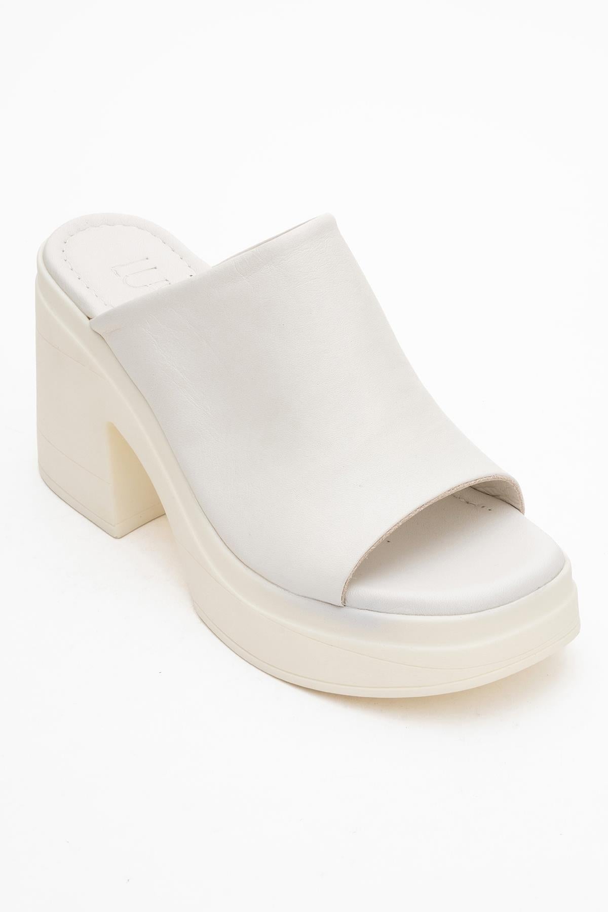 Nola - Beige Leather Heeled Mules – detail view showing leather, suede, Vowalisse
