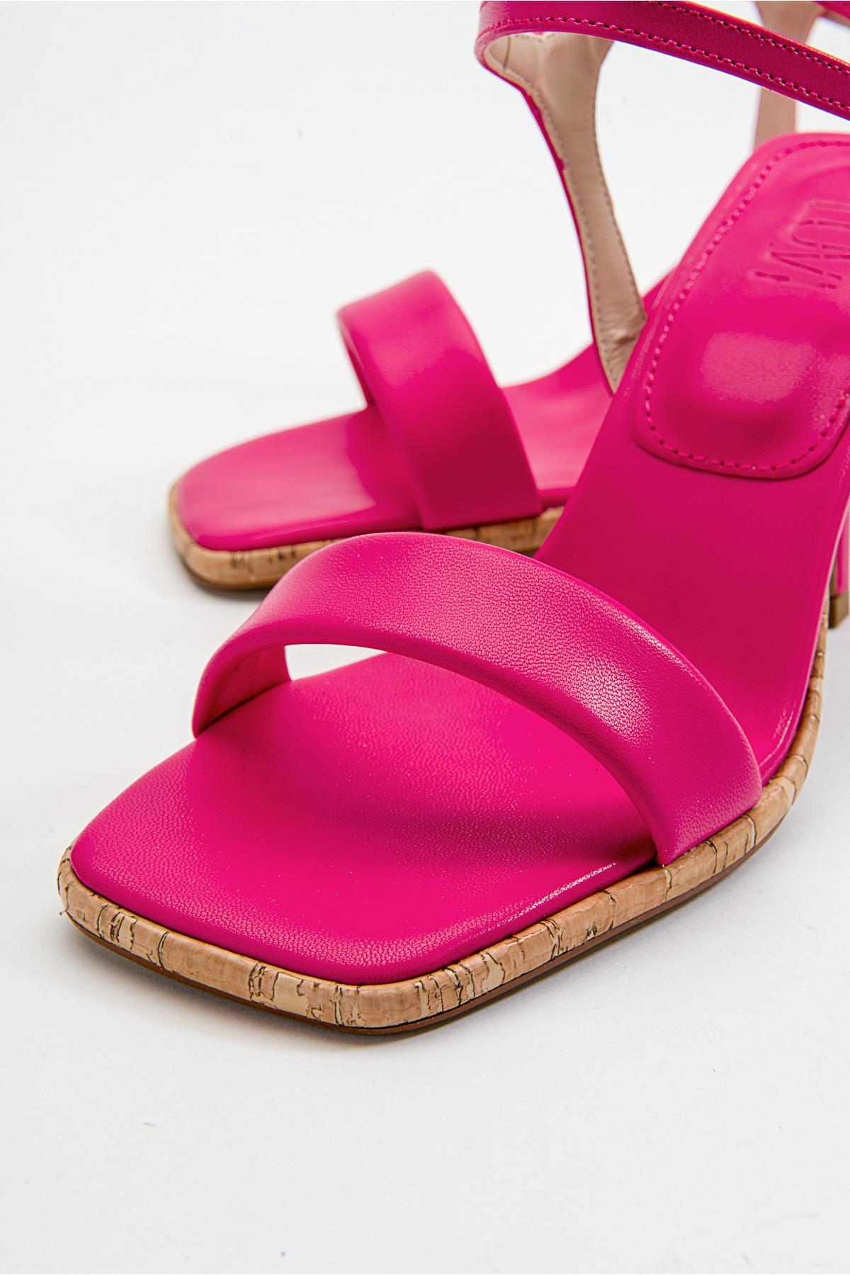 Novel - Fuchsia Heeled Shoe – back view showing leather, Vowalisse