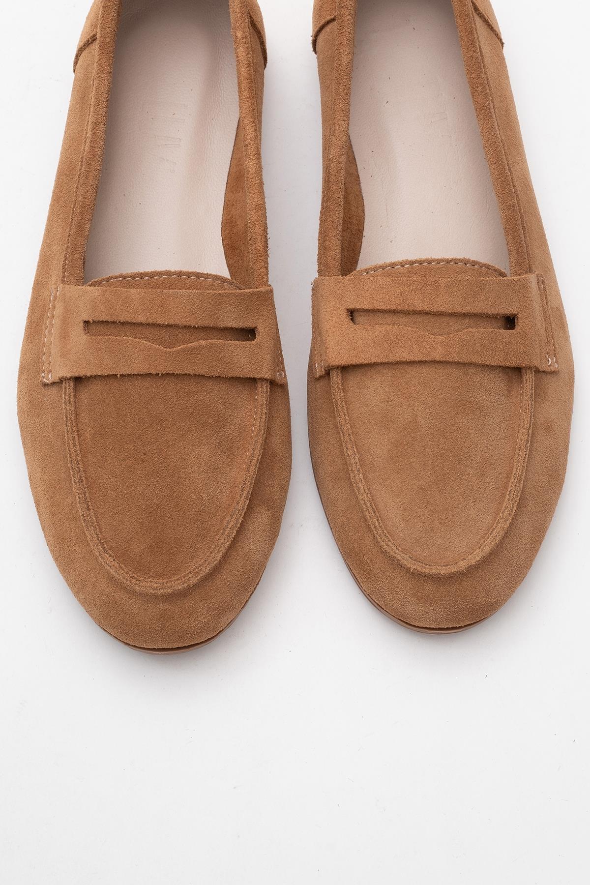 Tory - Taupe Suede Genuine Leather Loafer Shoe – side view showing leather, suede, Vowalisse