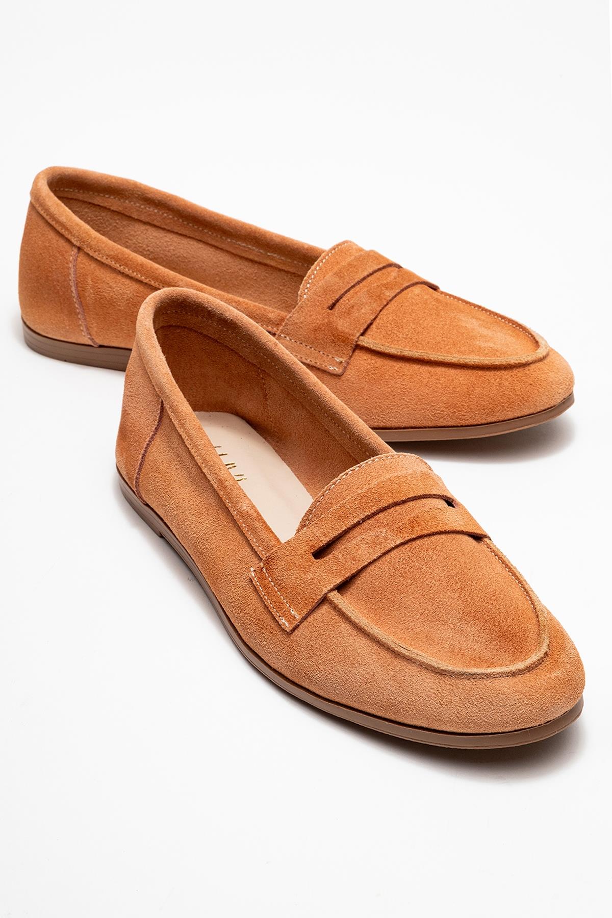F02 - Honey Suede Genuine Leather Loafer – front three-quarter view showing leather, suede, Vowalisse