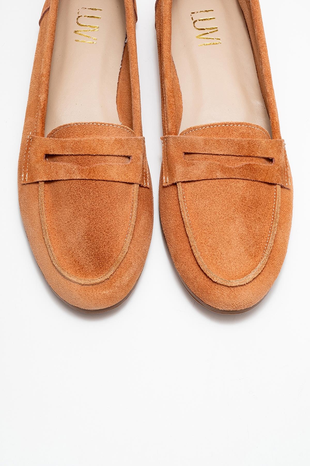 F02 - Honey Suede Genuine Leather Loafer – side view showing leather, suede, Vowalisse