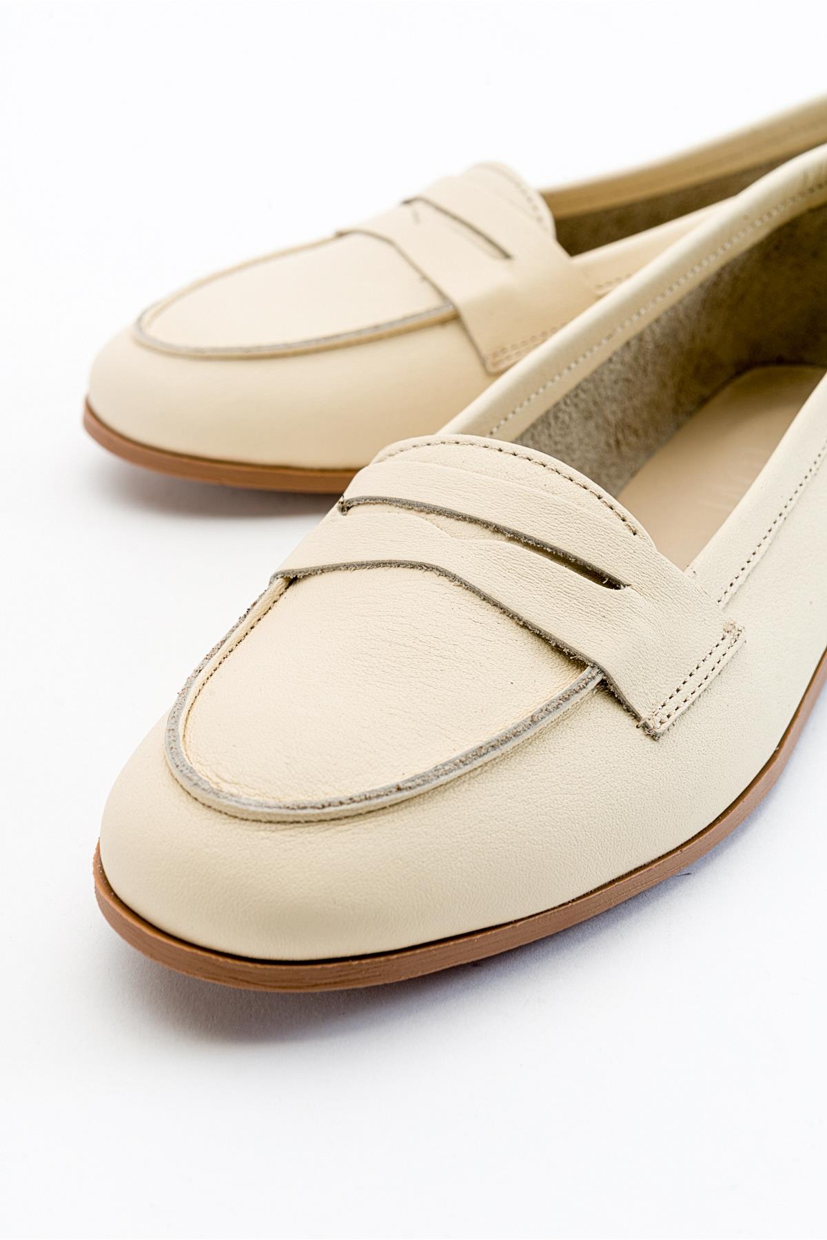 Dorothy - Light Beige Leather Loafers – side view showing leather, suede, Vowalisse