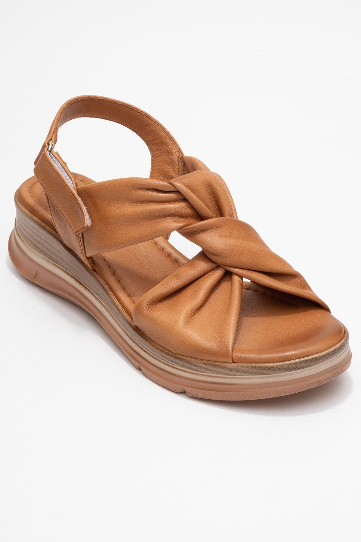 Oara - Cognac Brown Leather Sandal – detail view showing leather, Vowalisse