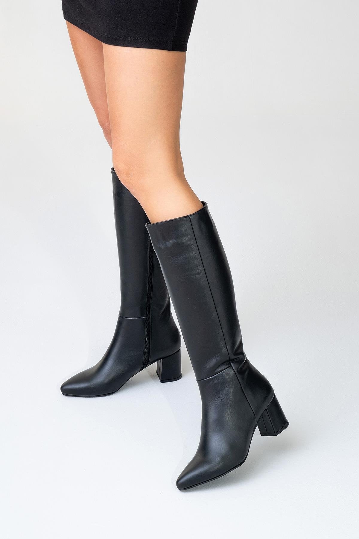 Sejas - Black Genuine Leather Heeled Boot – pair view showing leather, black, Vowalisse