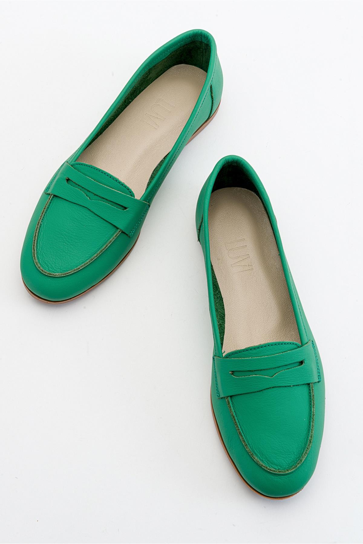 Dorothy - Green Leather Loafers – detail view showing leather, suede, green, Vowalisse