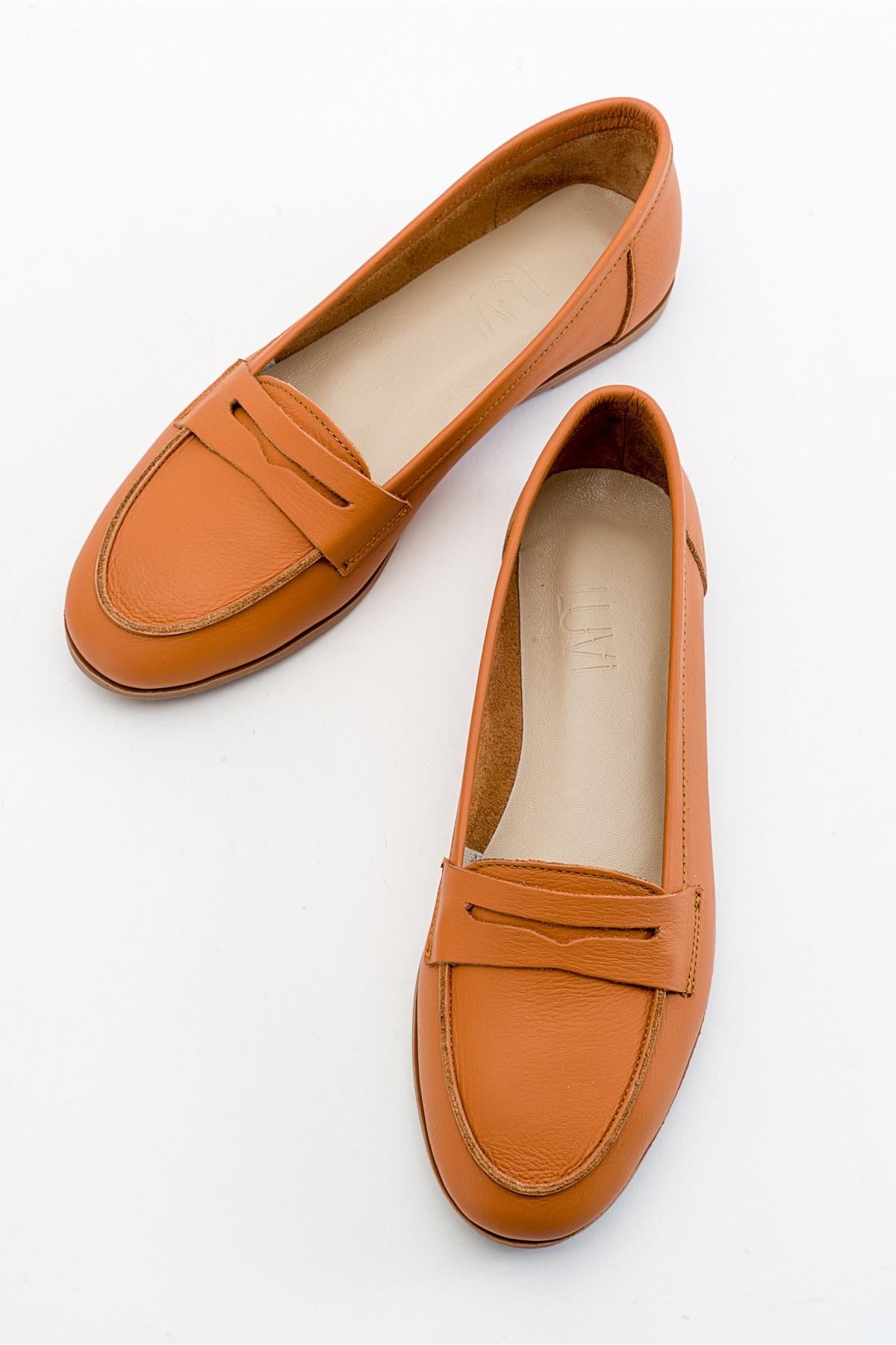 Dorothy - Orange Leather Loafers – heel view showing leather, suede, Vowalisse