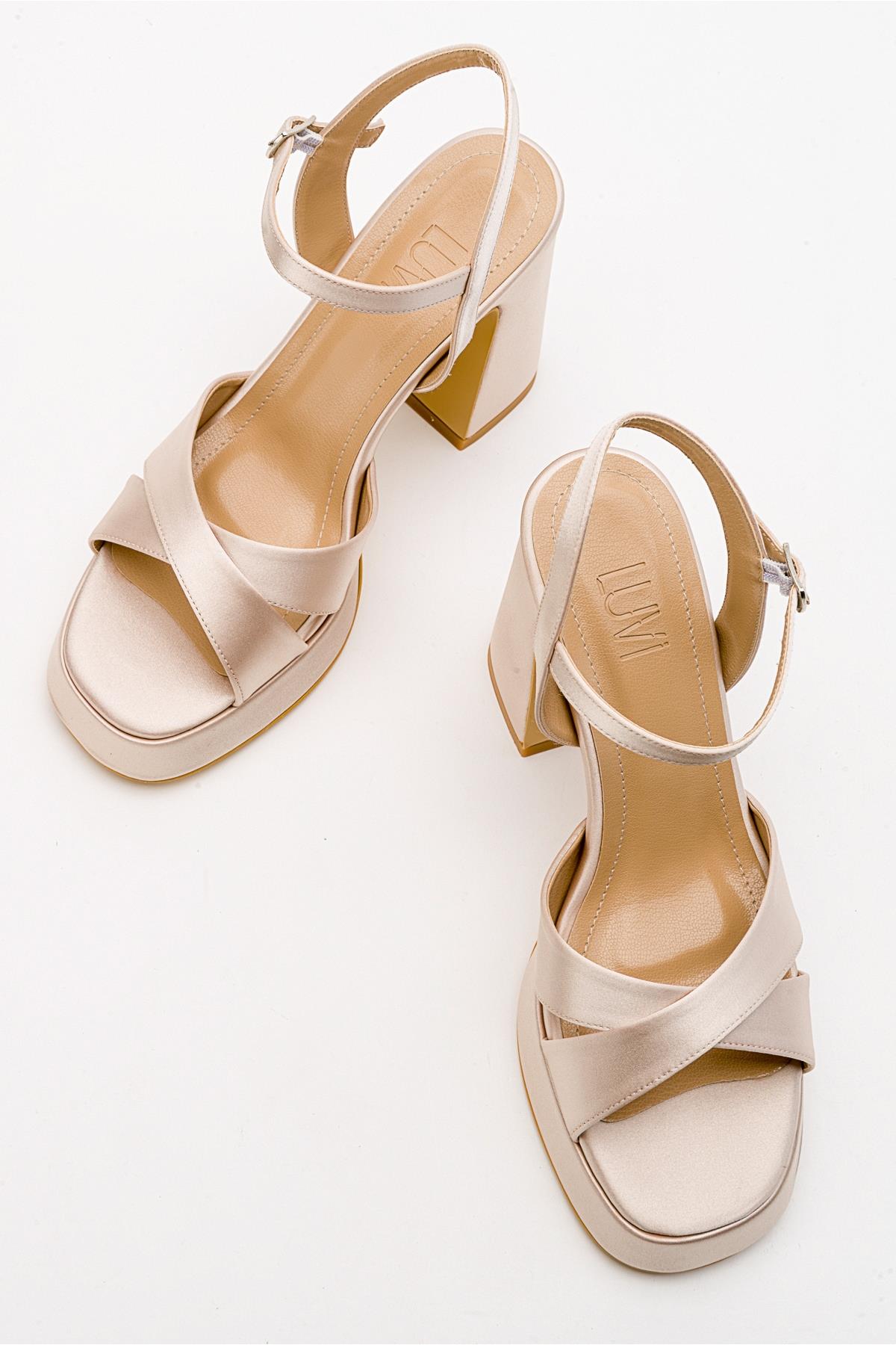 Lello - Beige Satin Platform Heel Shoe – heel view showing satin, leather, Vowalisse