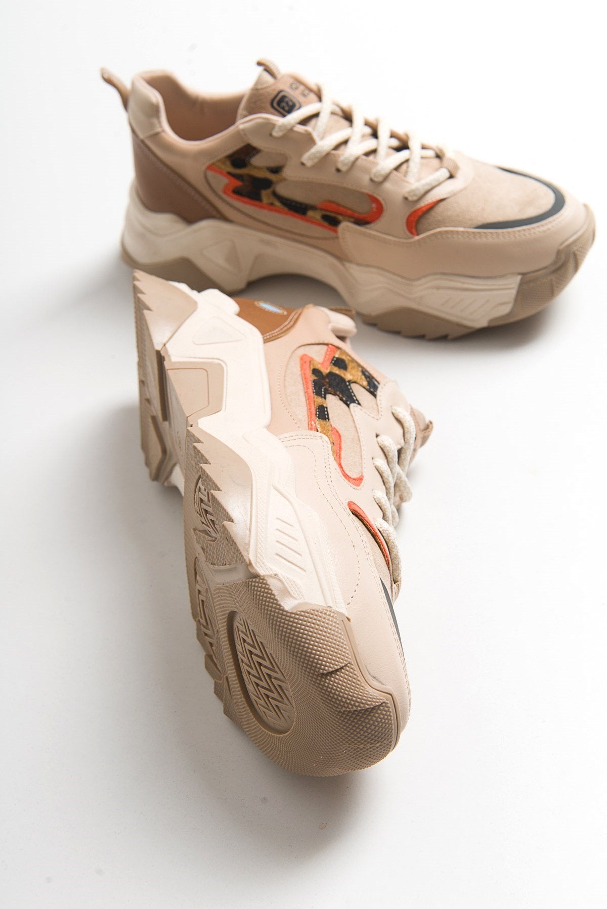 Europa - Beige Patterned Sneaker – detail view showing leather, Vowalisse