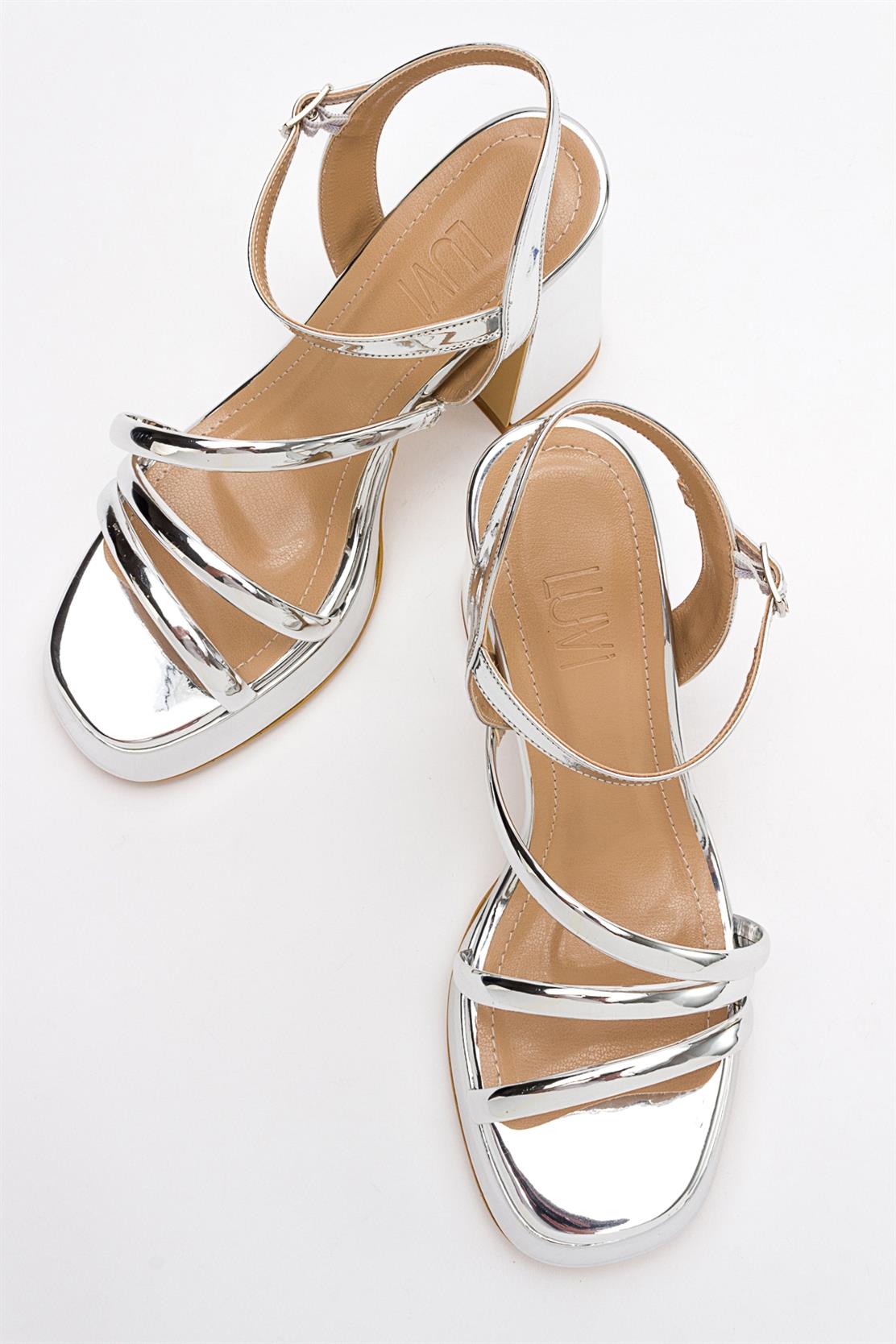Heas Silver Platform Sandal – detail view showing leather, silver, Vowalisse
