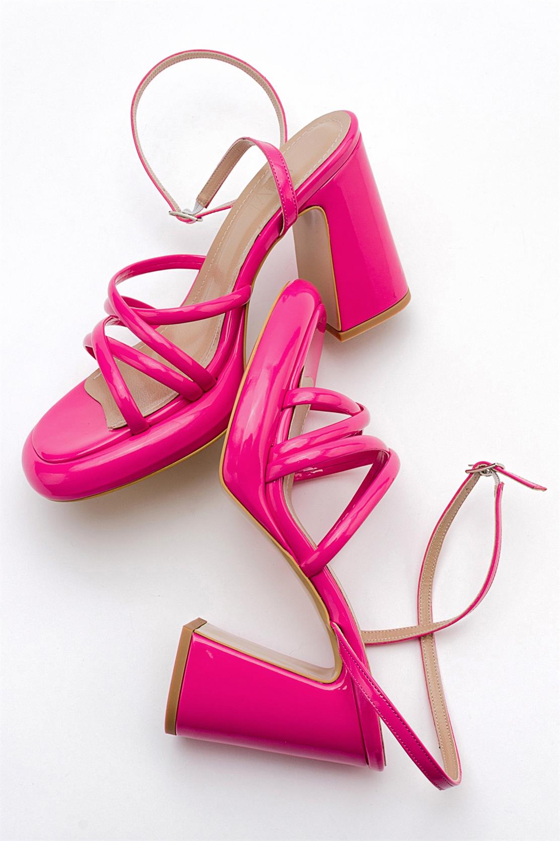 Oppe - Fuchsia Patent Platform High-Heel Shoe – side view showing leather, Vowalisse