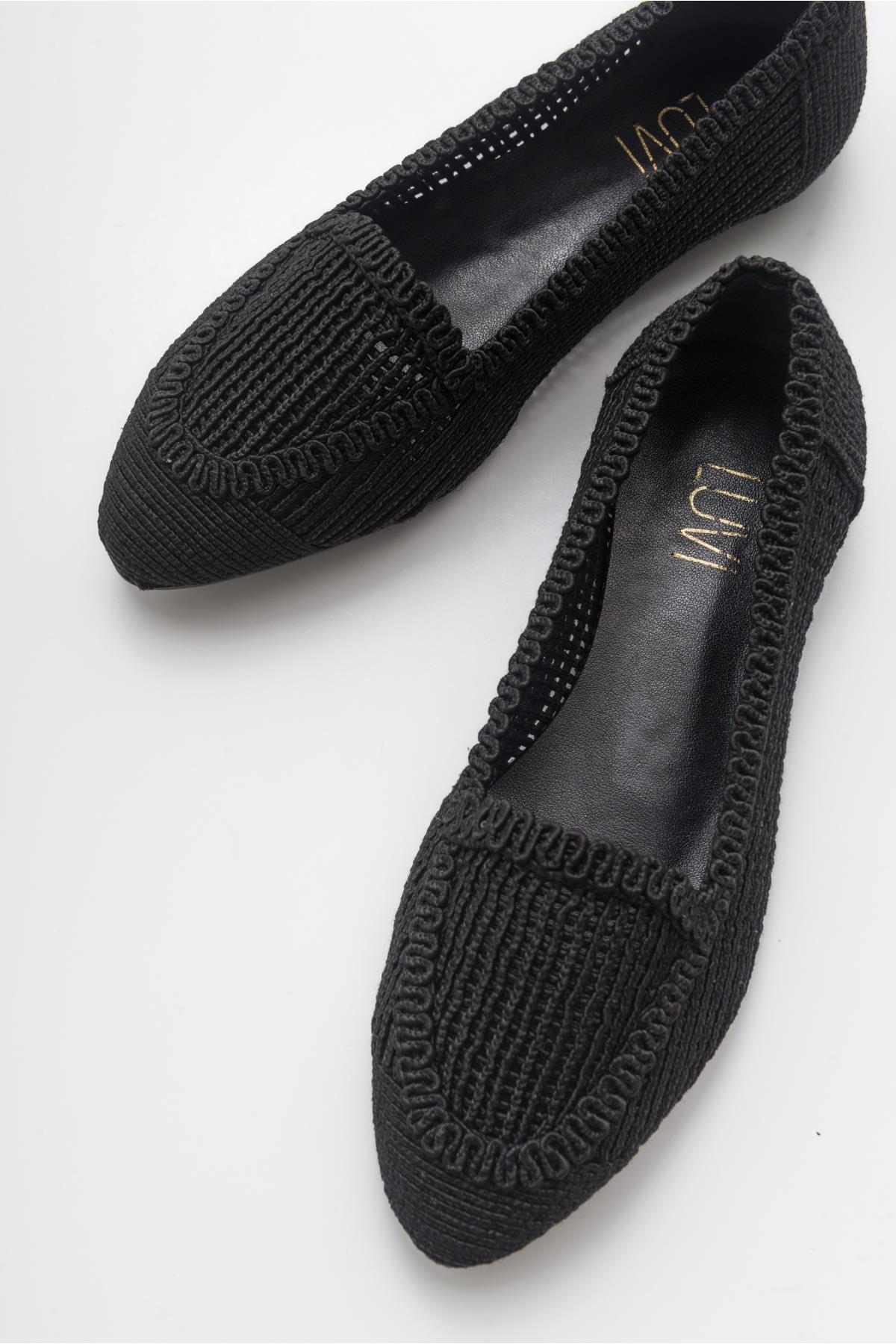 Mira Black Knit Ballet Flat – front three-quarter view showing leather, black, Vowalisse