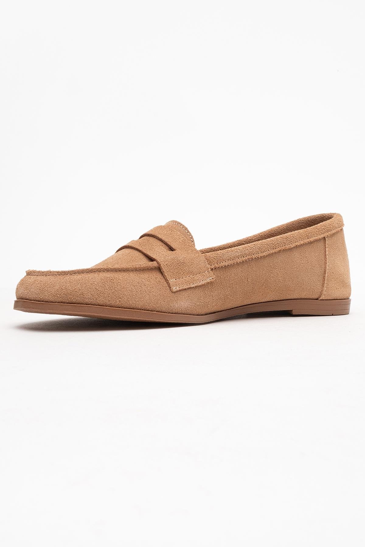 Dorothy - Camel Suede Leather Loafers – heel view showing leather, suede, Vowalisse
