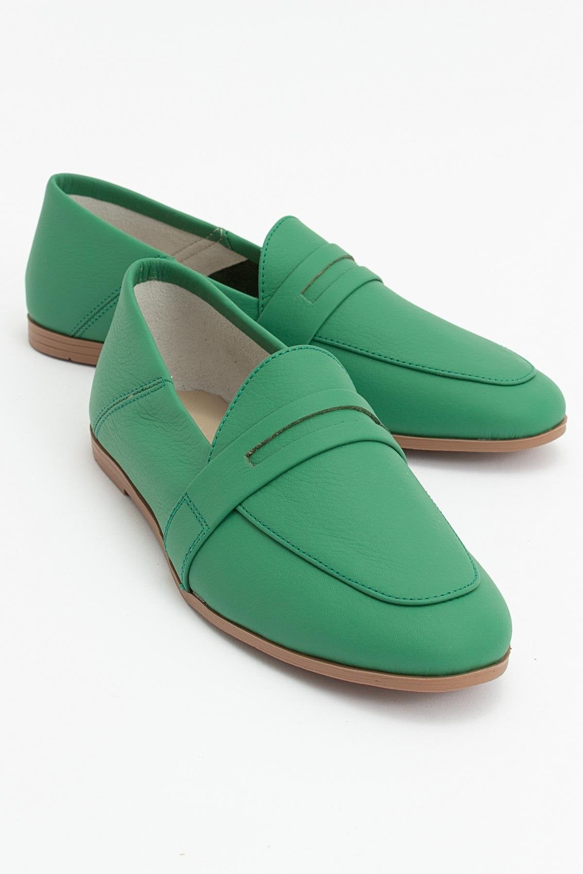 F05 - Green Genuine Leather Loafer – front three-quarter view showing leather, green, Vowalisse